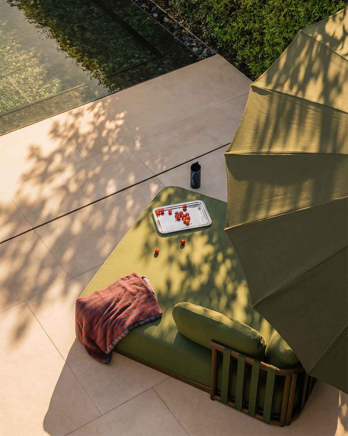 Chaise Longue Double en Bois d'Eucalyptus et Tissu Edvard, image de la gelerie 3