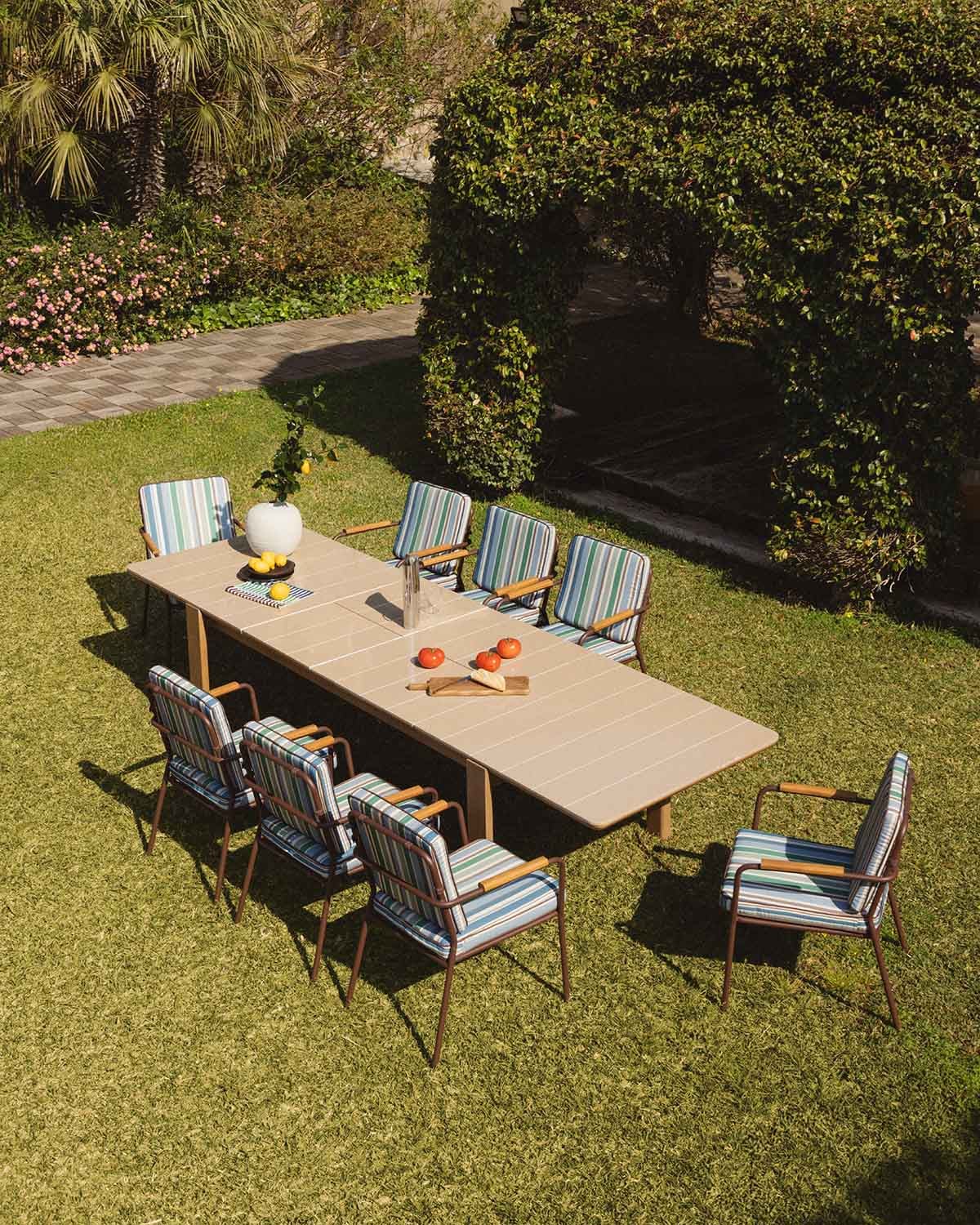 Table d'Extérieur Rectangulaire Extensible en Ciment et Bois d'Acacia (225-330x100 cm) Ubel, image de la gelerie 2