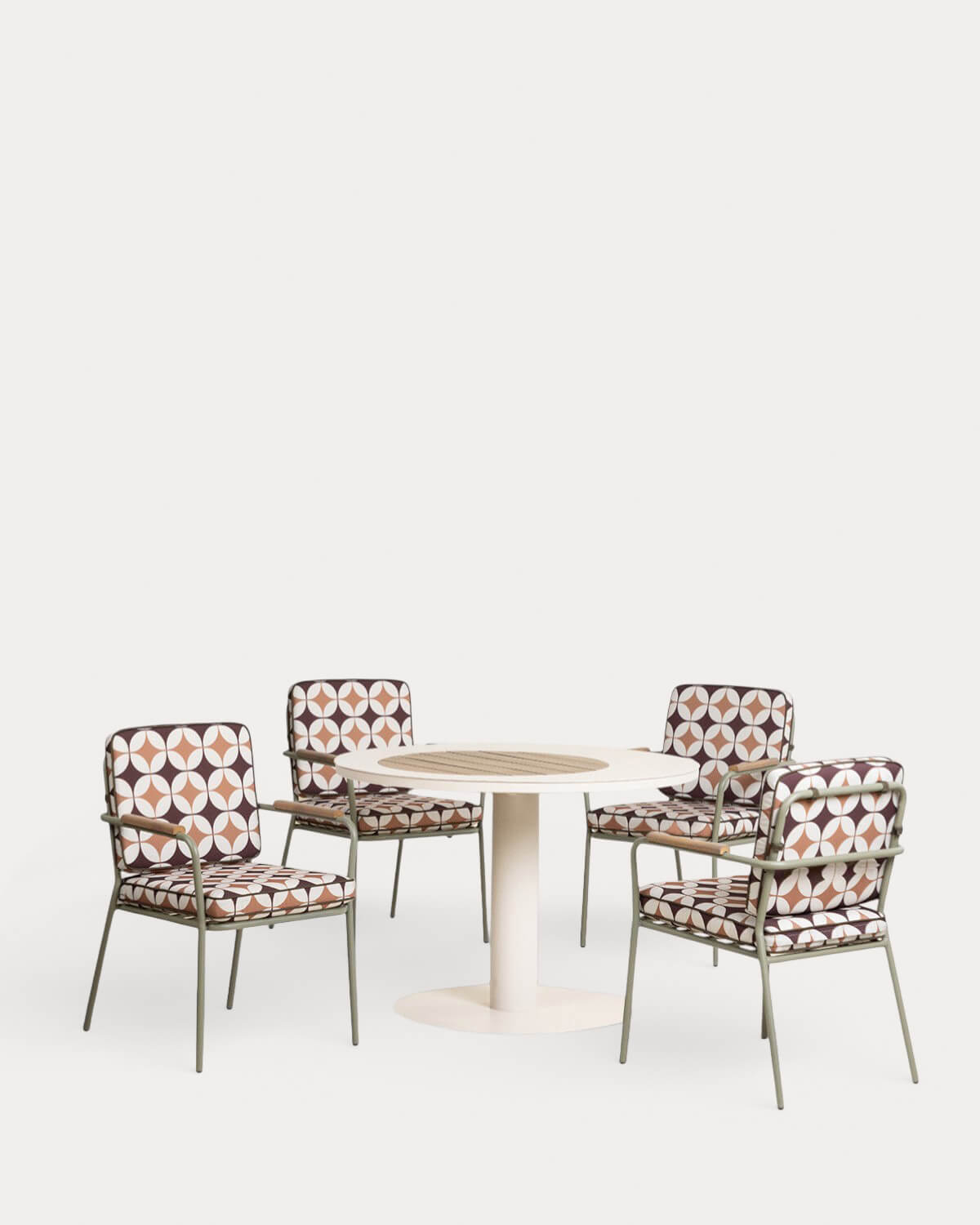 Ensemble Table Ronde (Ø110 cm) Lirae et 4 Fauteuils d'Extérieur en Métal Edimbra, image de la gelerie 1