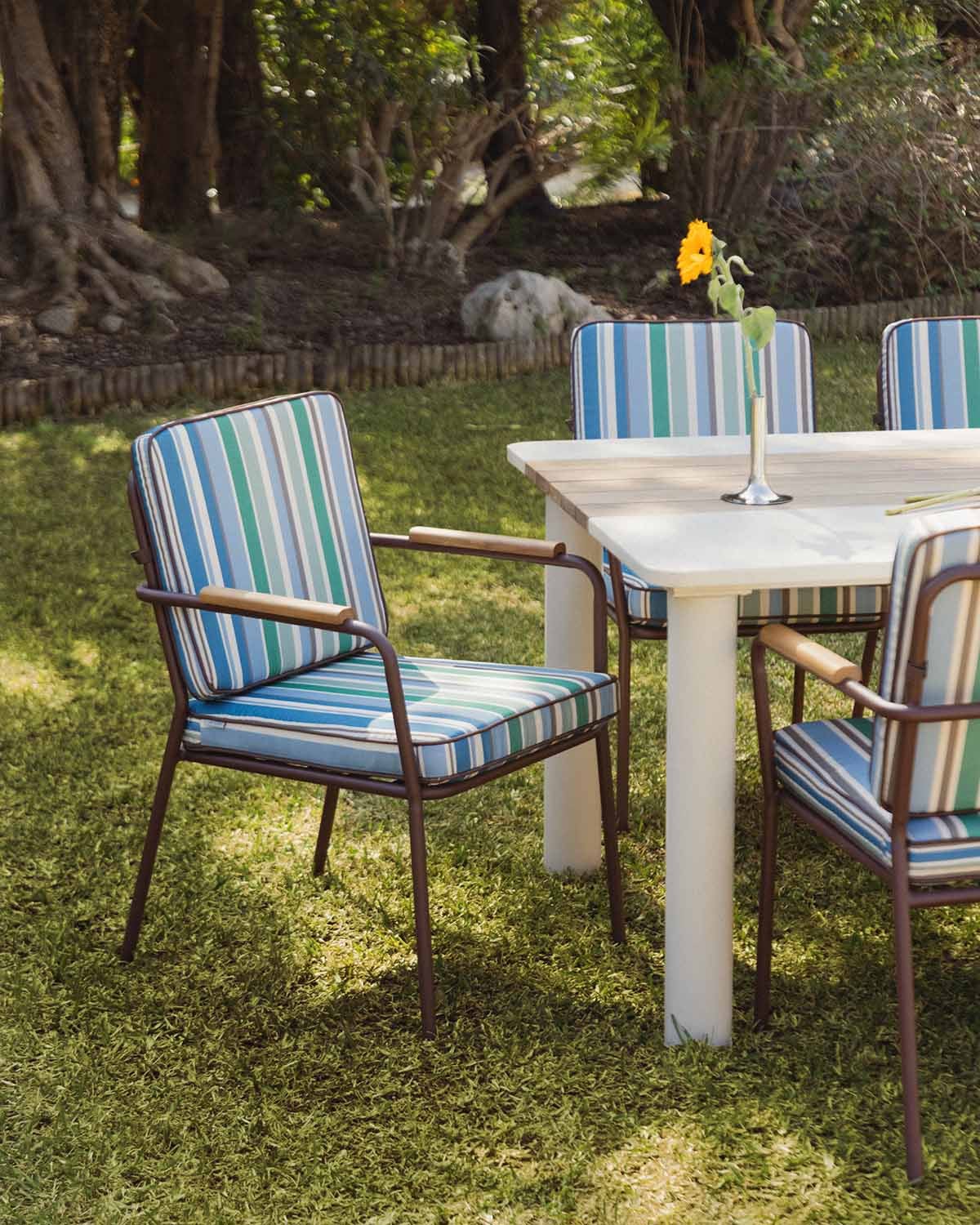 Chaise d'Extérieur en Métal et Tissu Edimbra, image de la gelerie 2