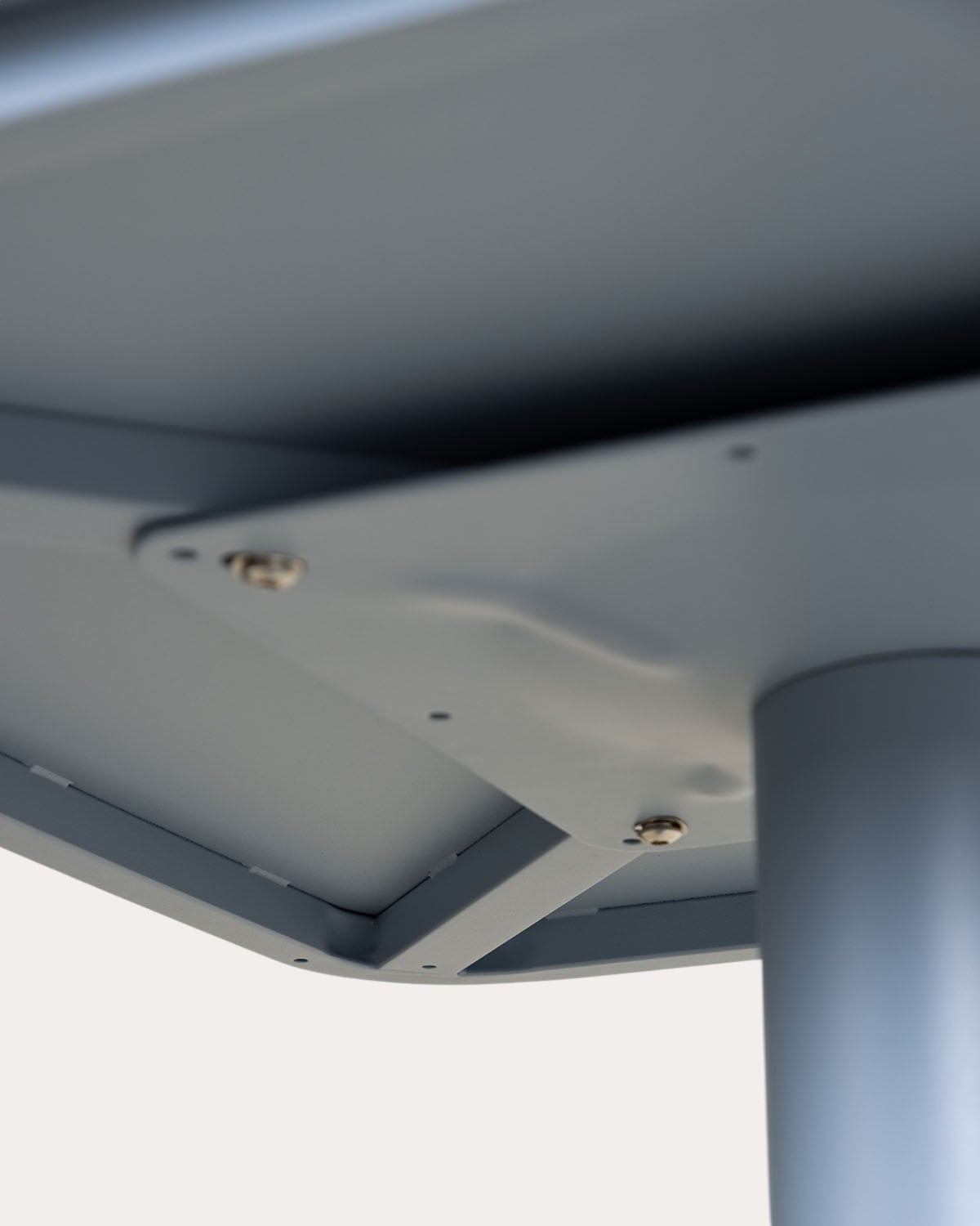 Ensemble Table Haute Carrée en Métal Zoilo (70x70 cm) et 2 Tabourets Hauts en Polypropylène (74 cm) Meivy pour Extérieur, image de la gelerie 8