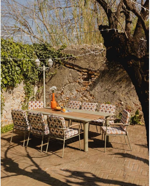 Ensemble Table Rectangulaire (220x110 cm) Lirae et 8 Chaises en Métal et Bois avec Accoudoirs Edimbra d'Extérieur