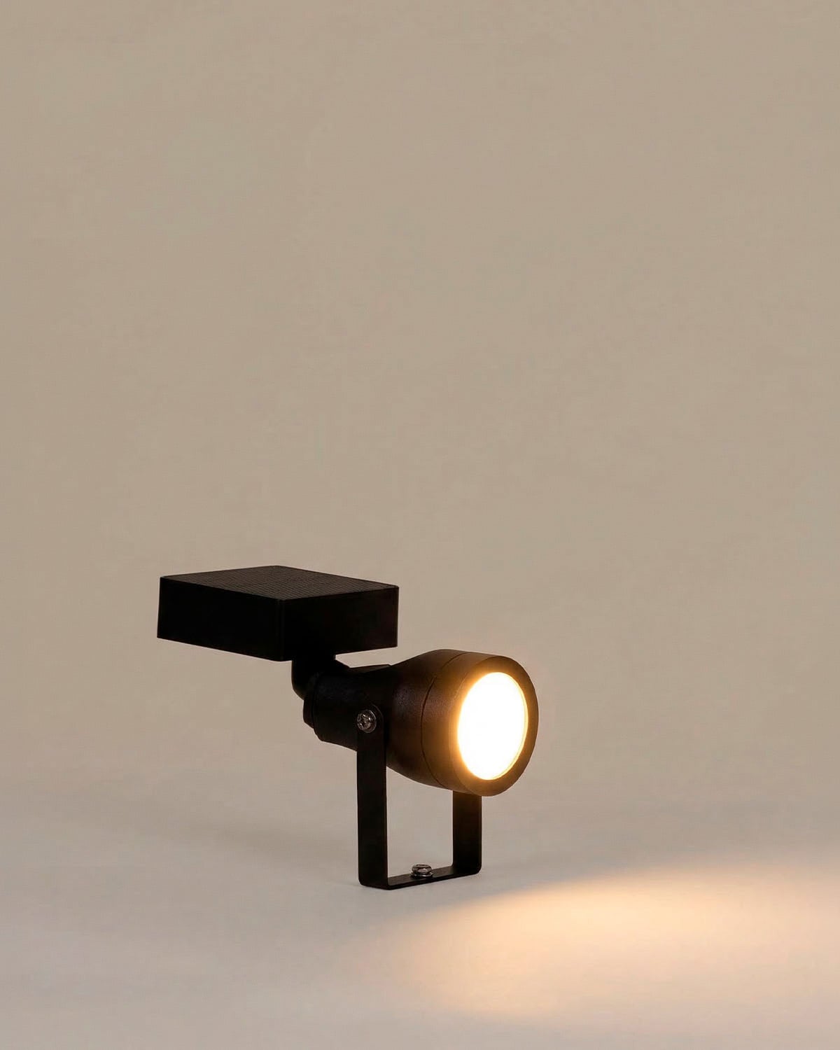 Projecteur Solaire LED en Aluminium pour Extérieur Lythea, image de la gelerie 3