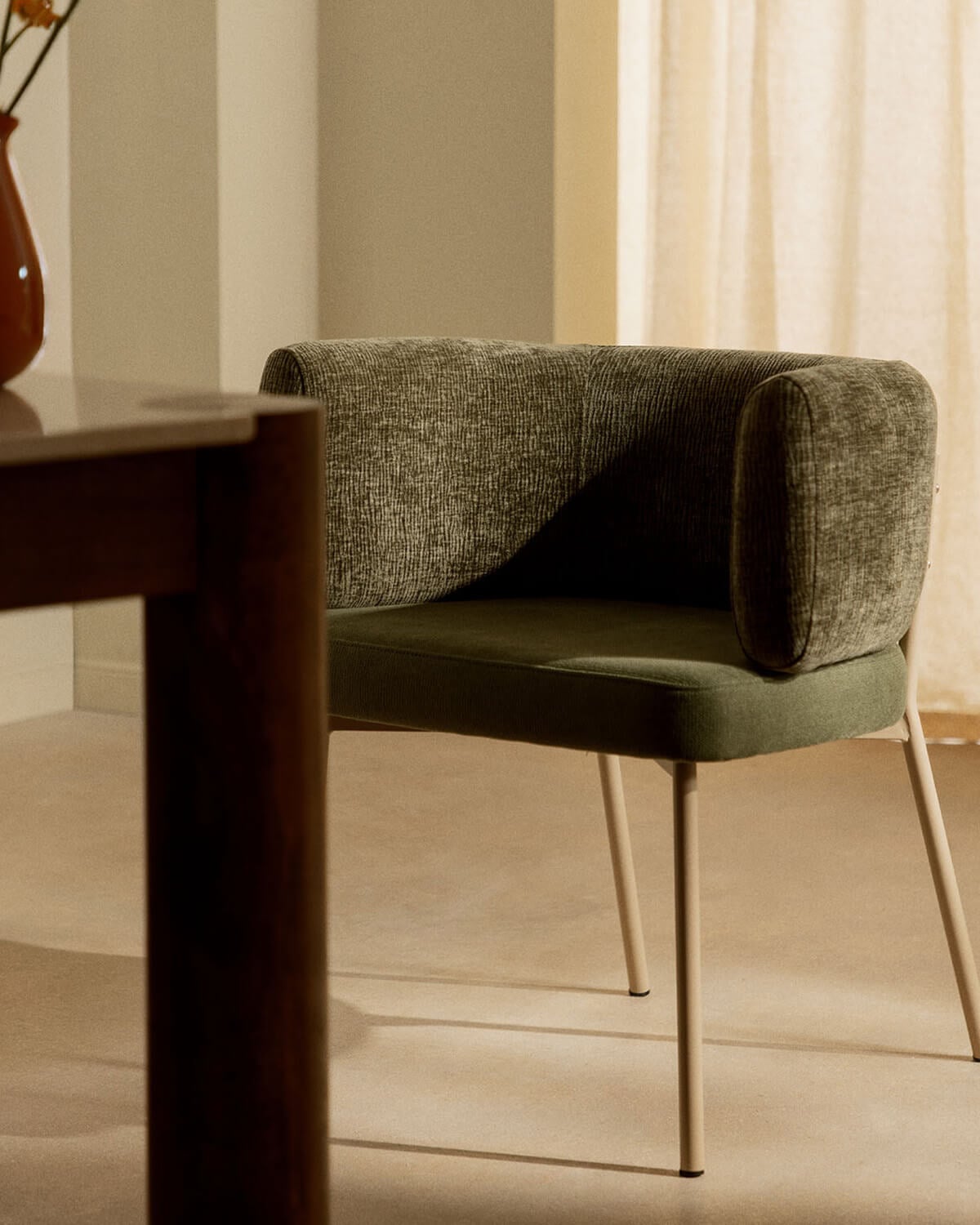 Pack 4 Chaises de Salle à Manger en Tissu et Métal Hades Soft, image de la gelerie 2