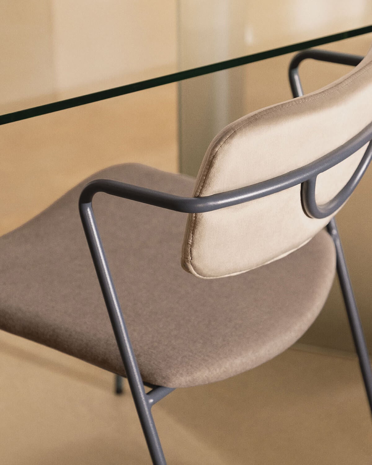 Pack 4 Chaises de Salle à Manger en Velours et Tissu Irun, image de la gelerie 3