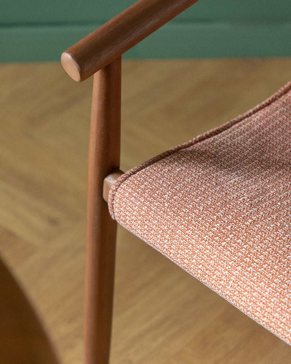 Pack de 2 Chaises de Salle à Manger en Bois d'Eucalyptus et Tissu de Clhoti, image de la gelerie 6