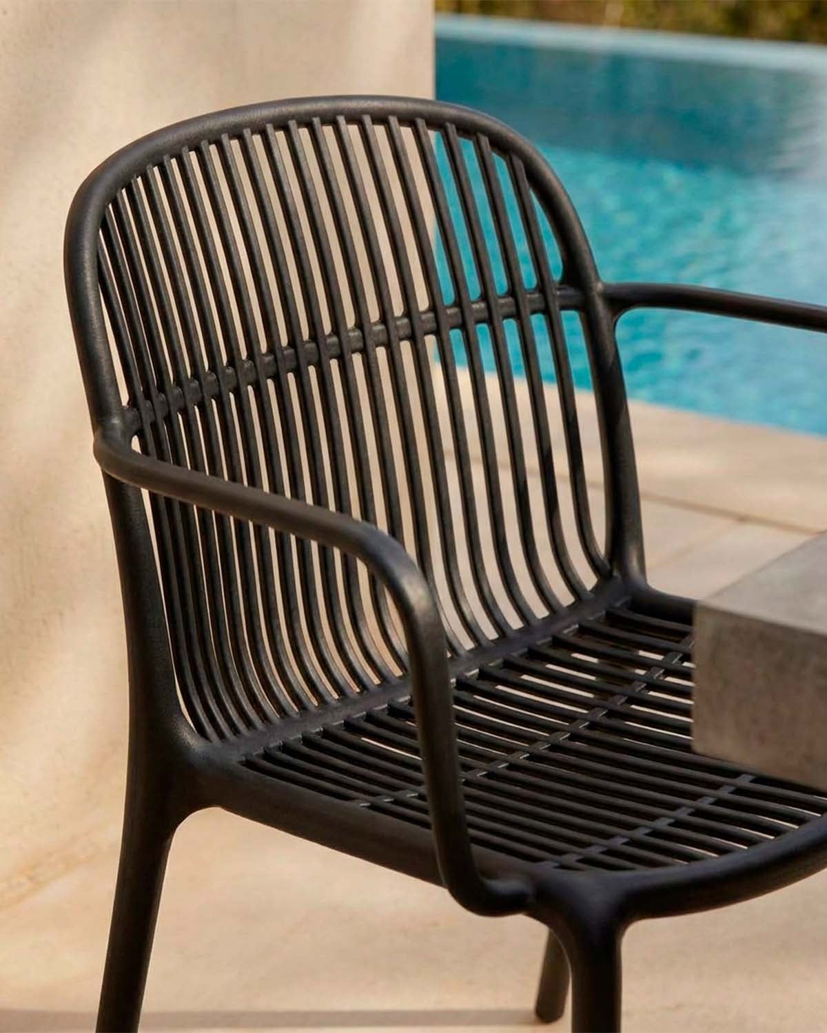 Pack de 4 Chaises d'Extérieur en Polypropylène avec Accoudoirs Aisha, image de la gelerie 3