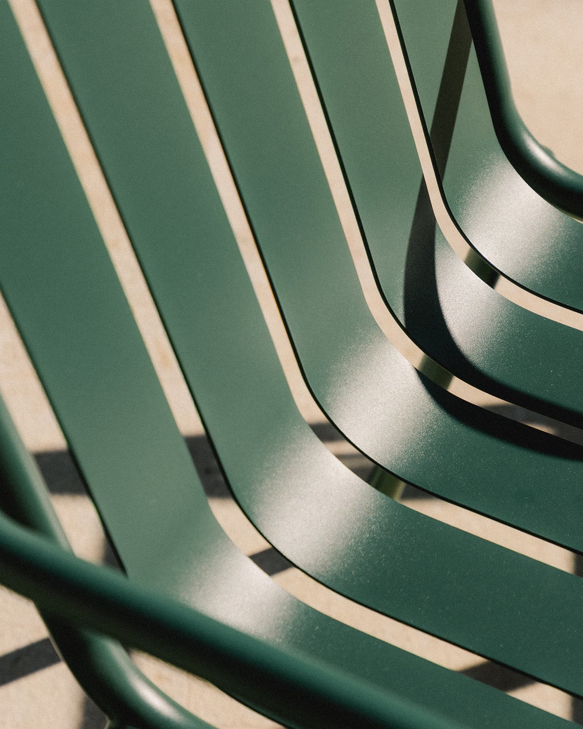 Chaise d'Extérieur avec Accoudoirs en Métal Tavo, image de la gelerie 3