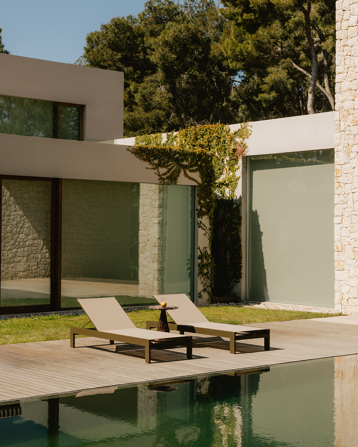 Pack 2 bains de soleil inclinables en tissu et aluminium New Kreta, image de la gelerie 2