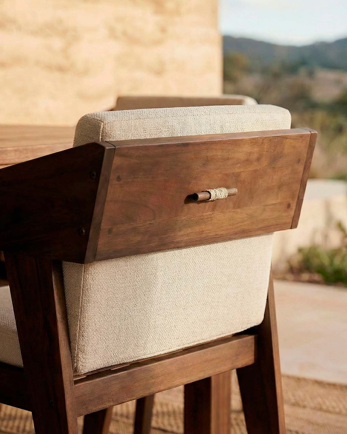 Ensemble Table Rectangulaire (200x100 cm) Brody et 8 Fauteuils en Bois Tanon pour Extérieur, image de la gelerie 6