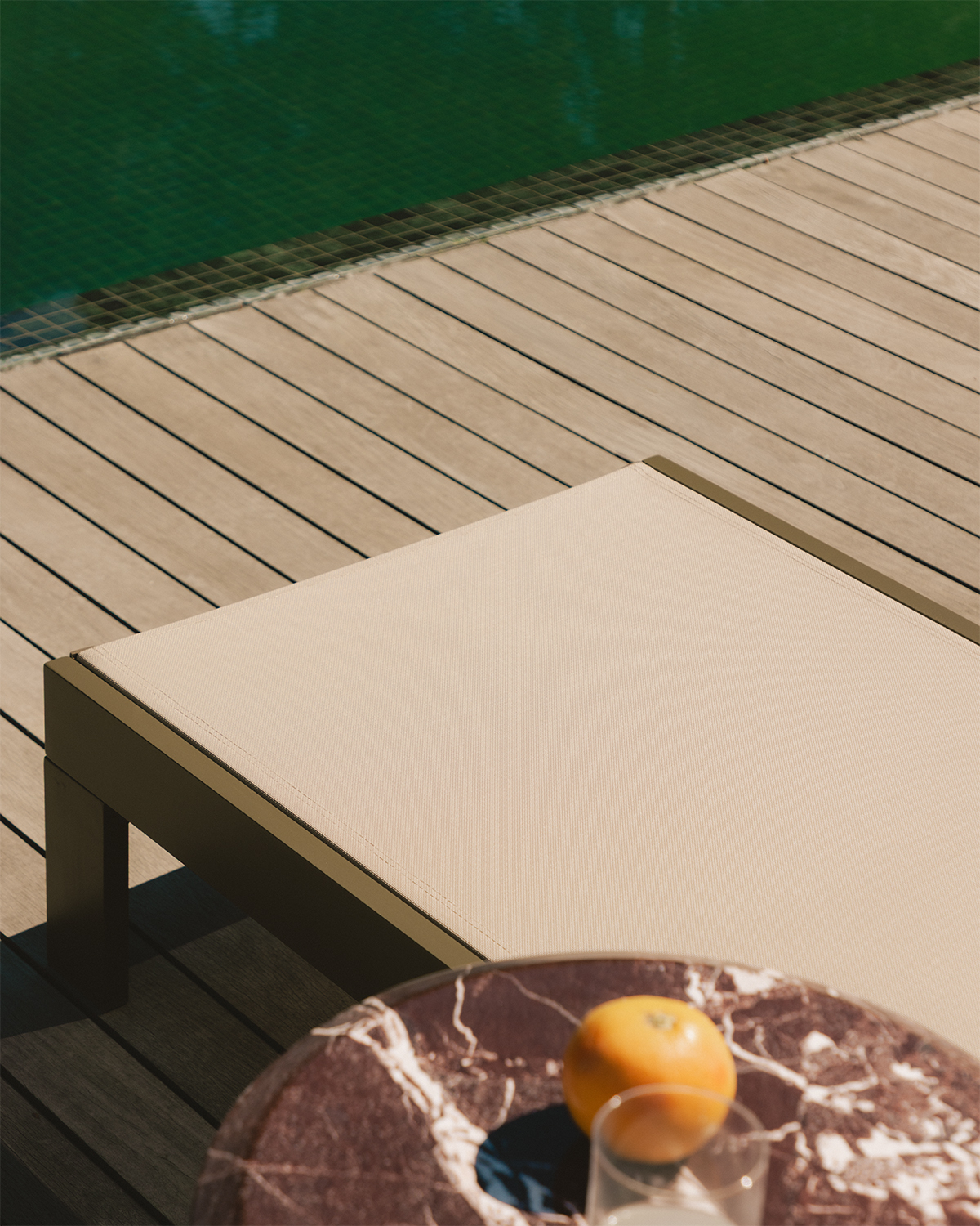 Pack 2 bains de soleil inclinables en tissu et aluminium New Kreta, image de la gelerie 3