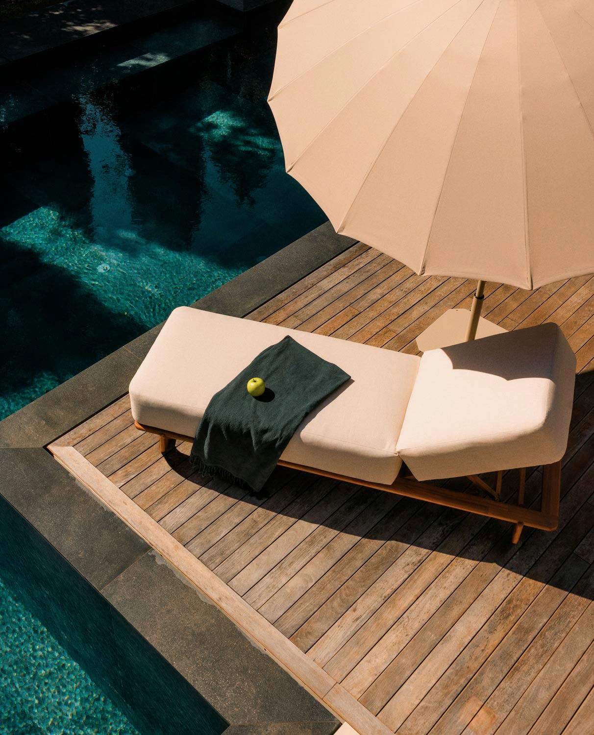 Chaise Longue Inclinable en Bois d'Acacia avec Coussin en Tissu Cael , image de la gelerie 2