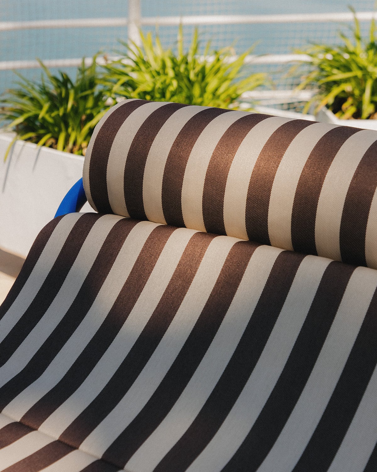 Transat en Aluminium et Tissu avec Roulettes Mitha, image de la gelerie 3