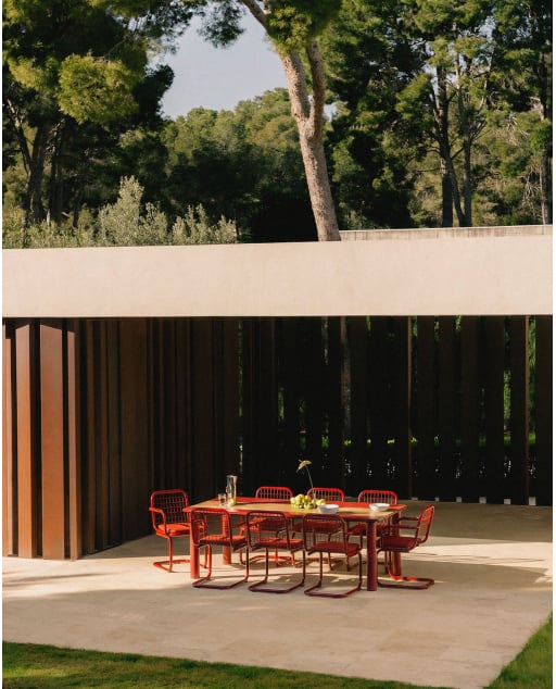Ensemble Table Rectangulaire (220x110 cm) Lirae et 8 Chaises avec Accoudoirs en Métal Biaritz pour Usage Extérieur