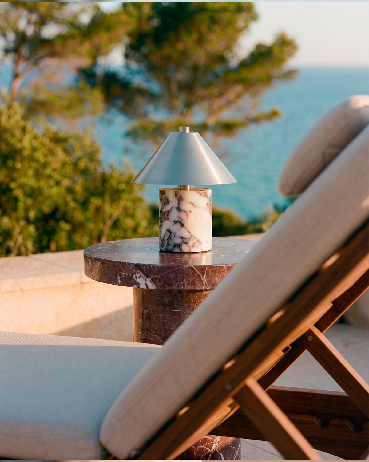 Lampe de Table LED sans Fil d'Extérieur en Marbre et Métal Obely, image de la gelerie 2