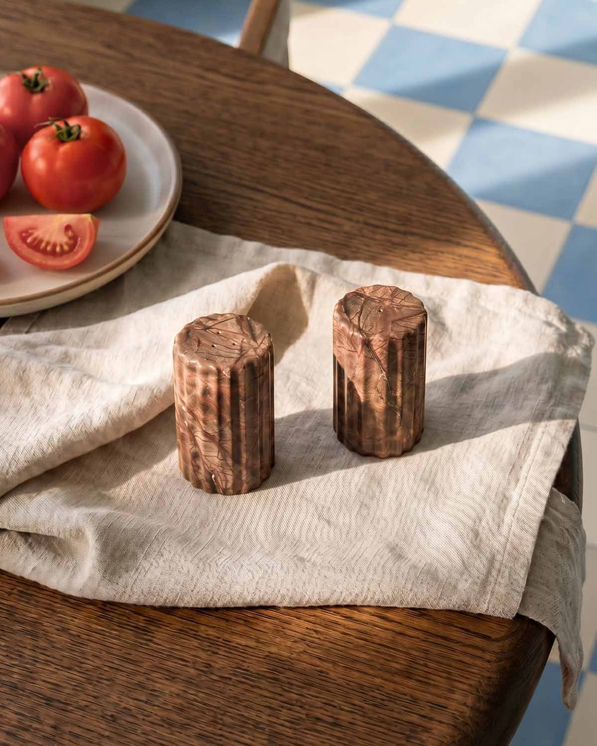 Set de Salière et Poivrière en Marbre Brawley, image de la gelerie 2