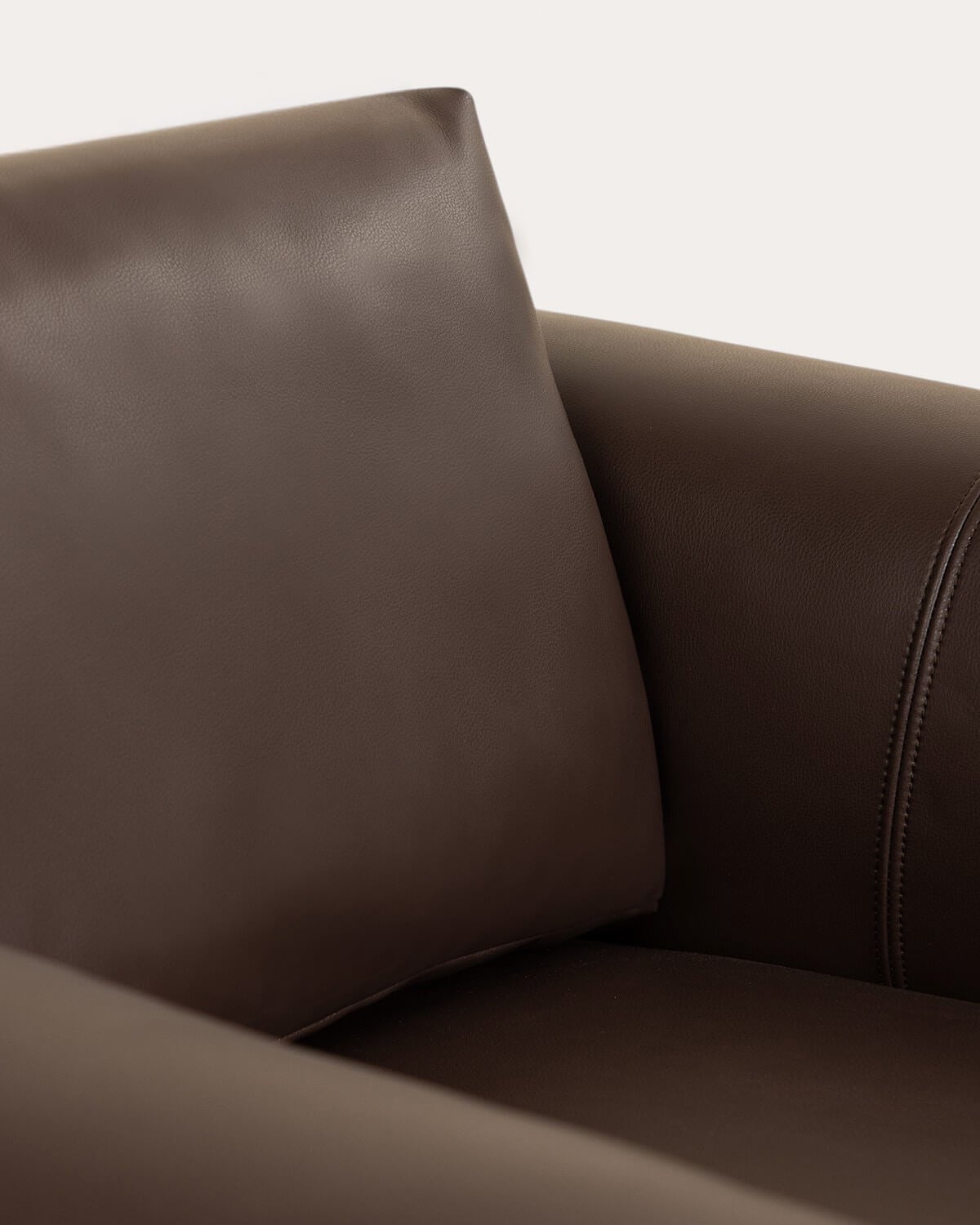 Fauteuil Jahir en Métal et Similicuir, image de la gelerie 5