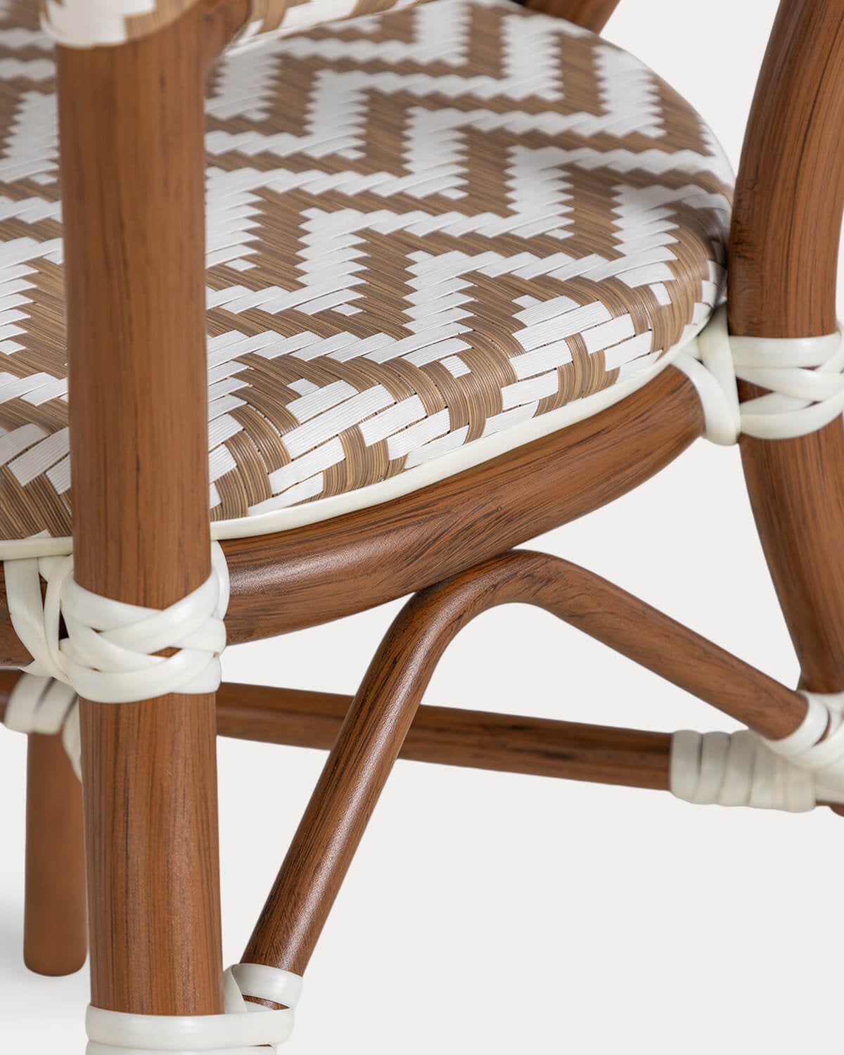 Pack 2 Chaises d'Extérieur en Aluminium et Rotin Synthétique Yona Bistro, image de la gelerie 6