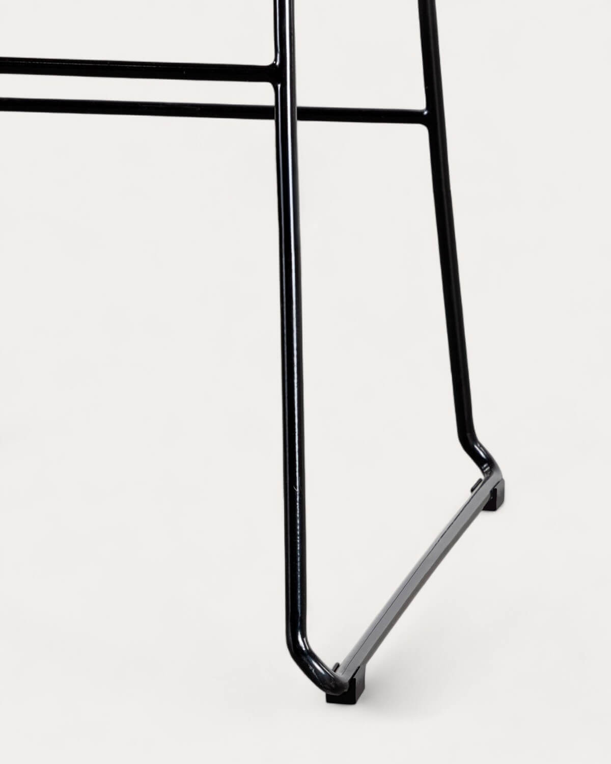 Pack 4 tabourets de bar en acier à dossier bas Aras, image de la gelerie 6