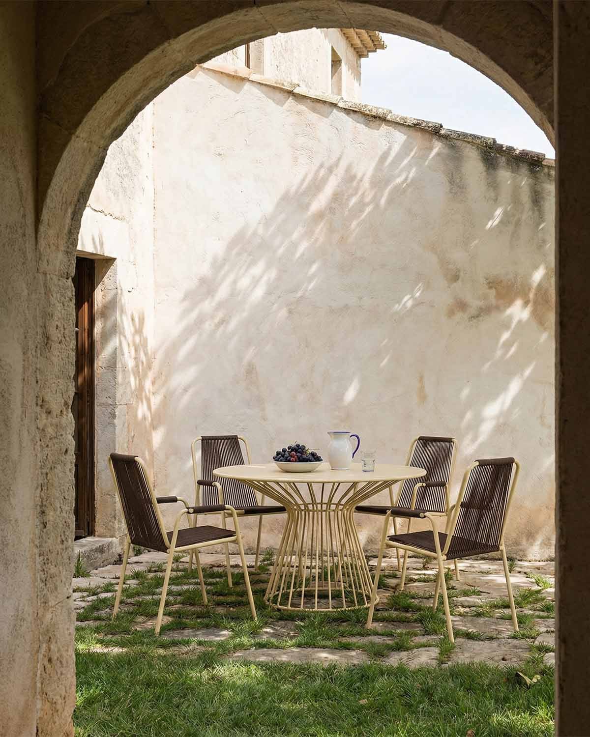 Table d'Extérieur Ronde en Métal (Ø120 cm) Nouli, image de la gelerie 2