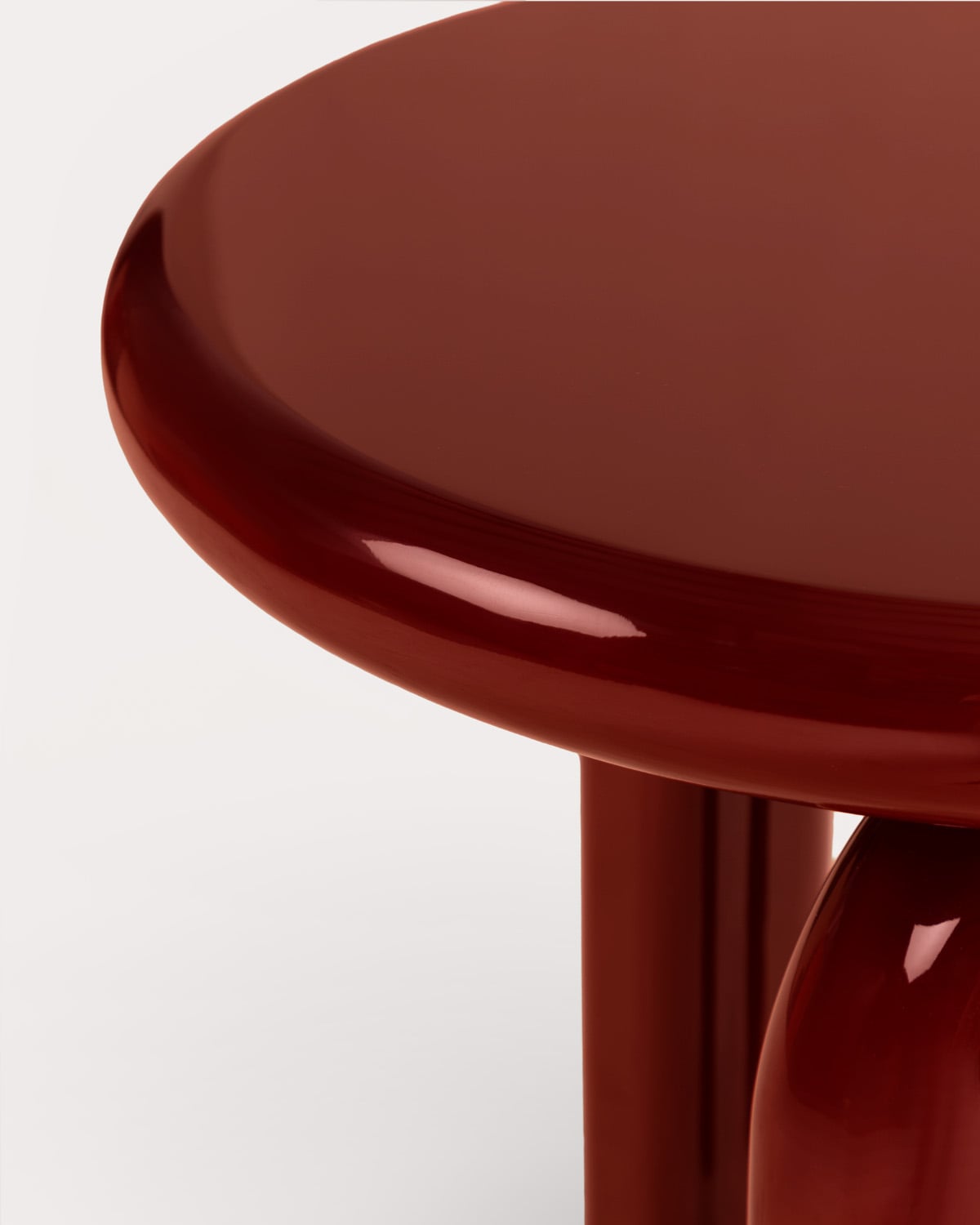 Table d'appoint ronde Ø50 cm en bois marque Gilber, image de la gelerie 5