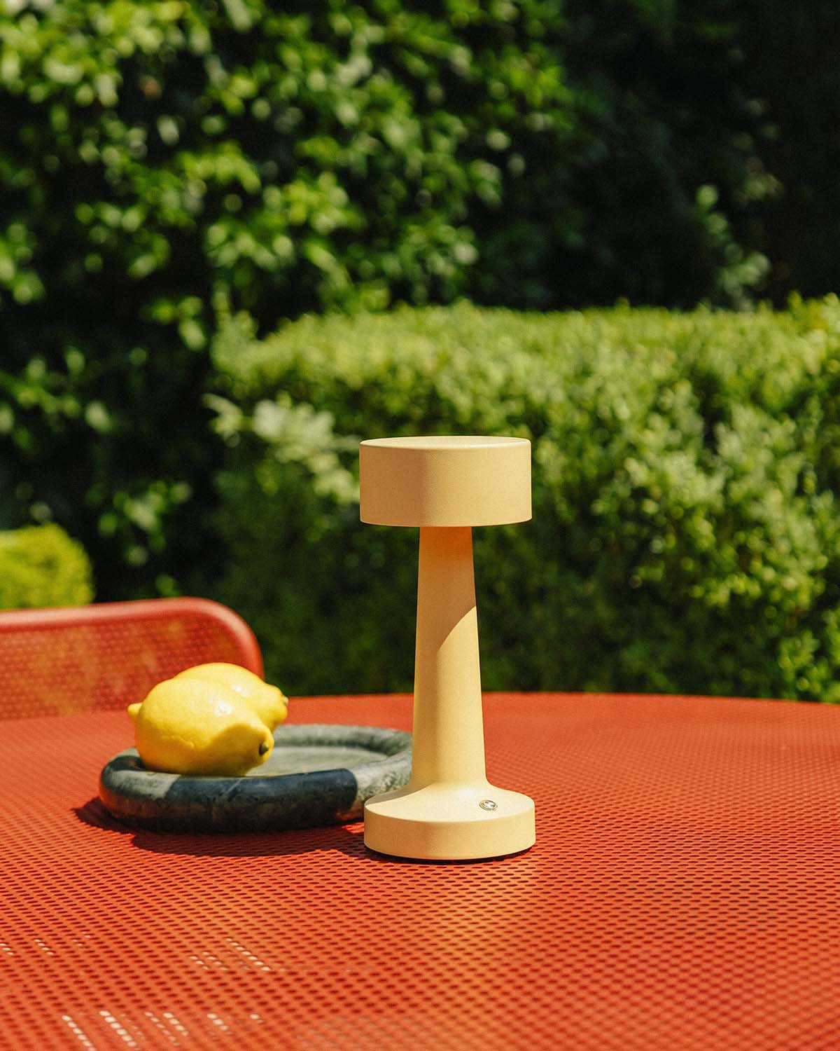 Lampe de table LED sans fil à intensité variable pour extérieur Shimon, image de la gelerie 2