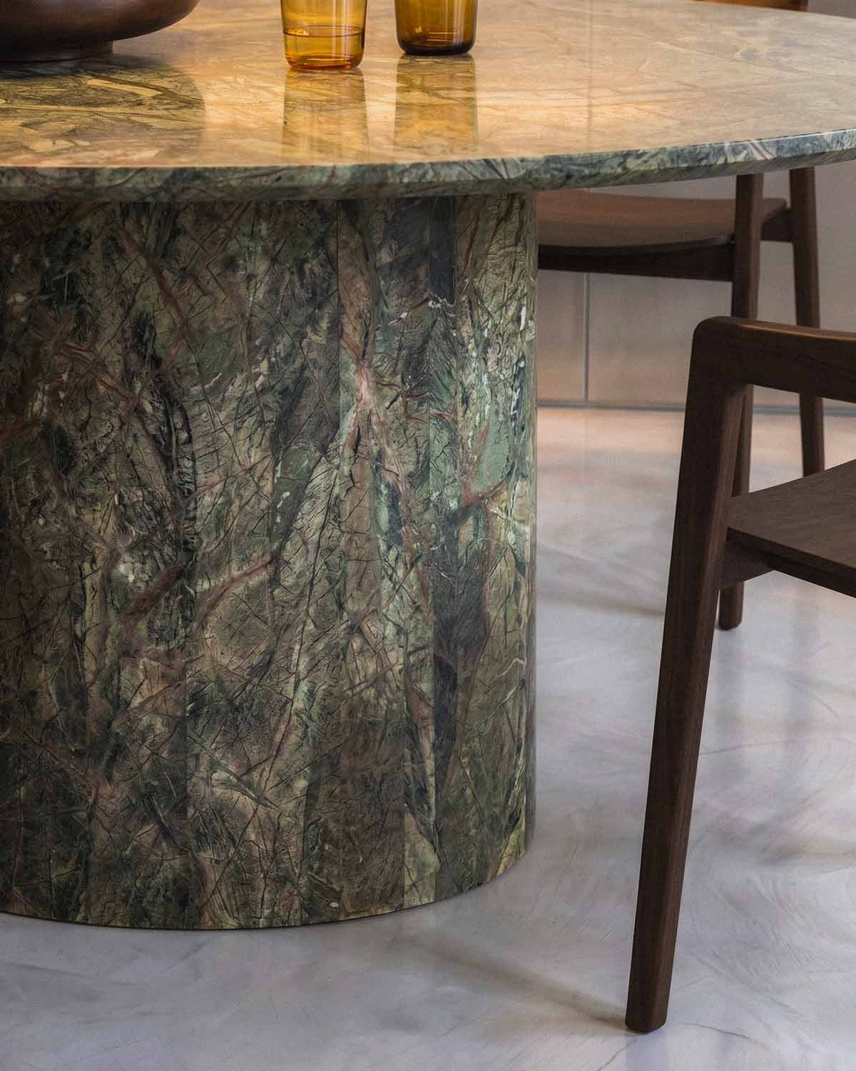 Table de salle à manger ovale en marbre 220x110 cm Kyota, image de la gelerie 3