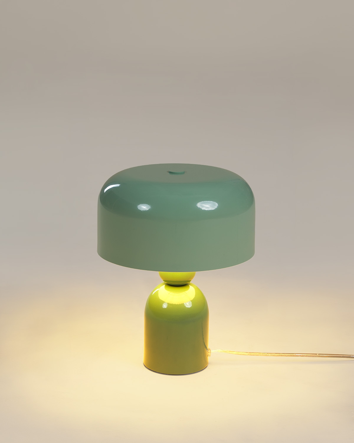 Lampe de table en métal Finhax, image de la gelerie 2