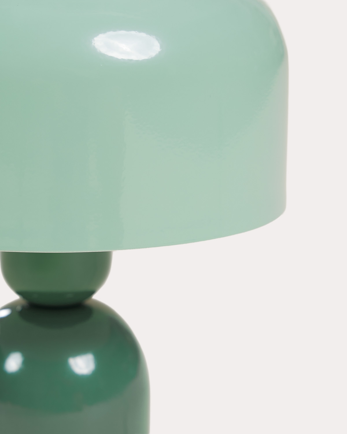 Lampe de table en métal Finhax, image de la gelerie 4