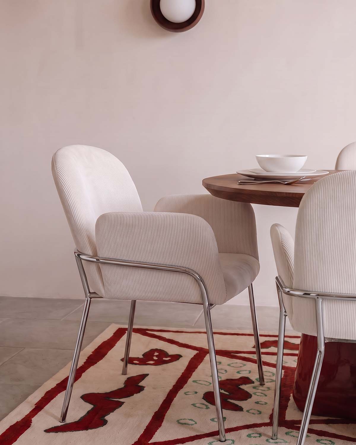 Chaise de salle à manger en métal et tissu Aragon, image de la gelerie 2