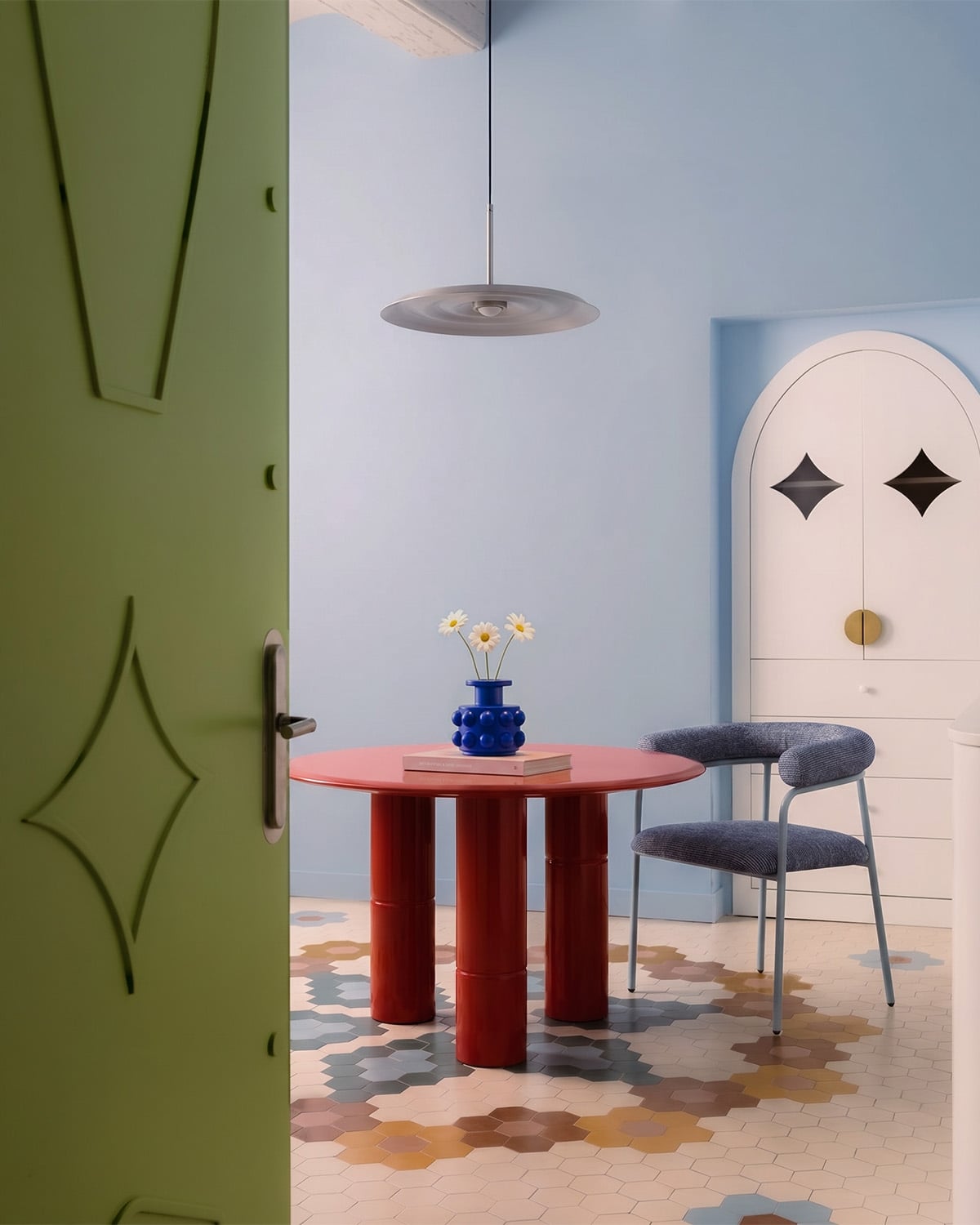 Table de salle à manger ronde Ø120 cm en bois Nonila, image de la gelerie 2
