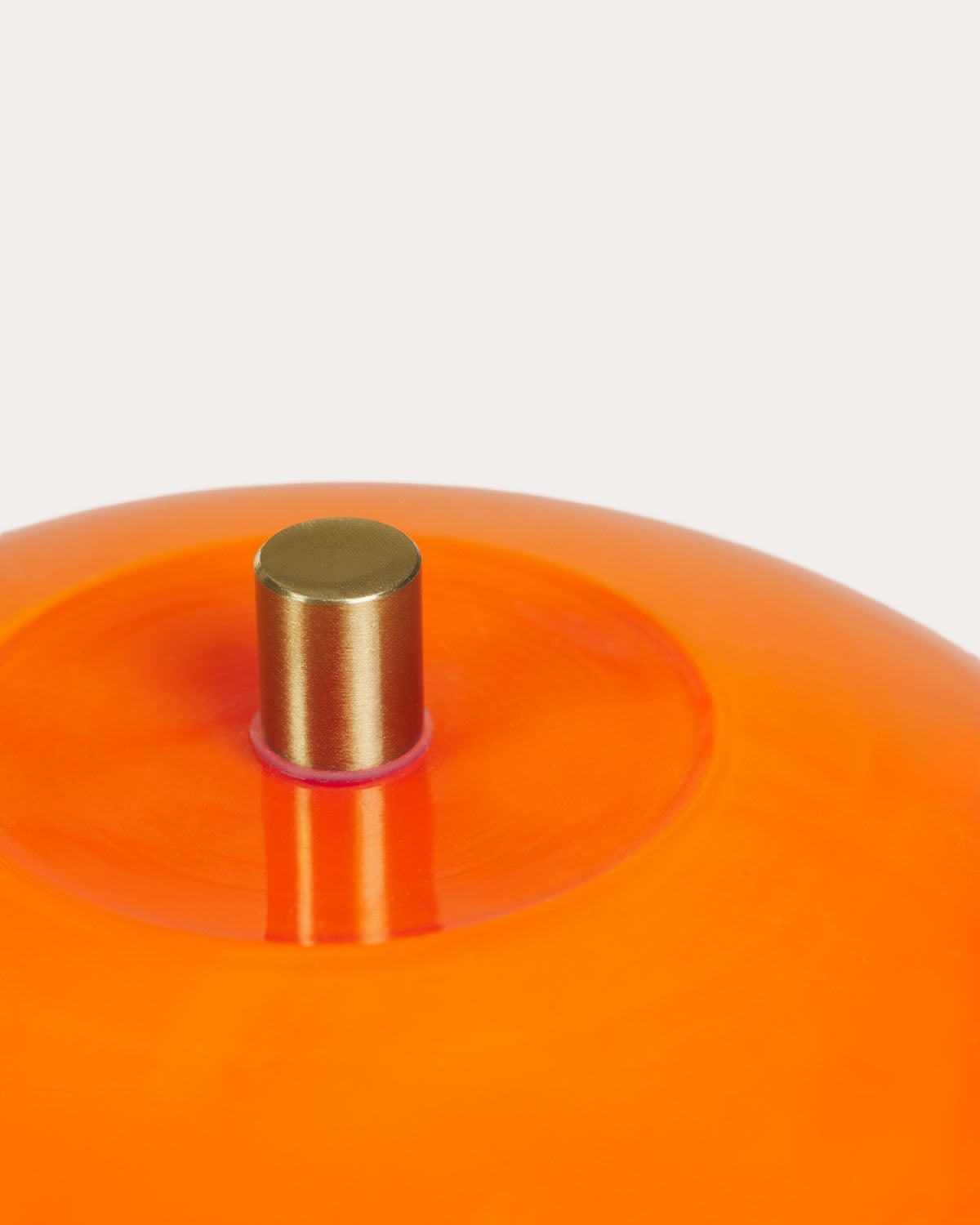 Lampe de table en métal et verre Revhin, image de la gelerie 6