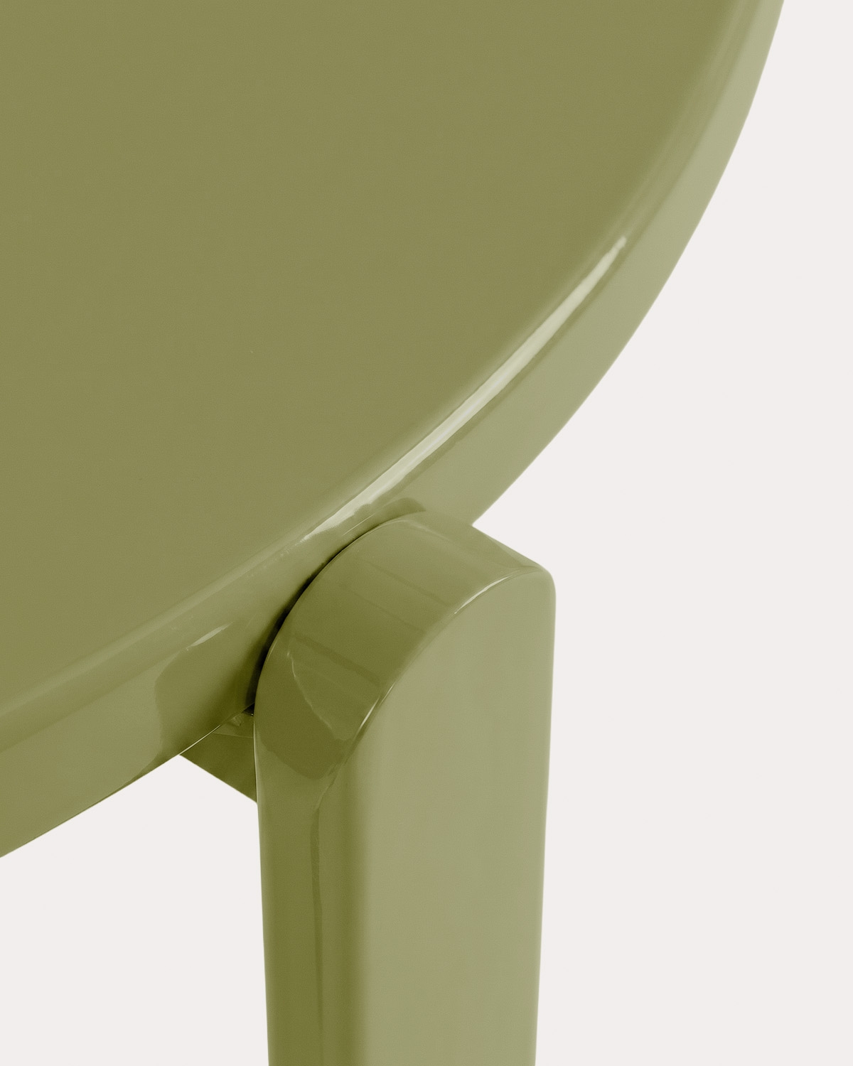 Ensemble table et chaises ovales 190x95 cm et 8 chaises en bois et métal Biterit, image de la gelerie 4