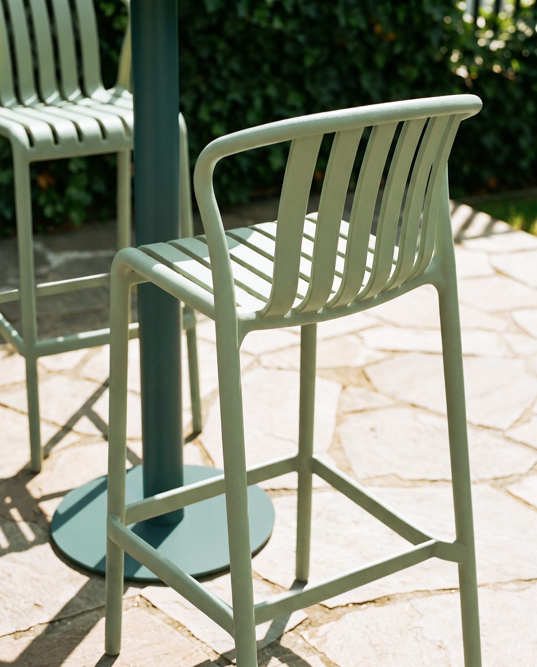 Tabouret de bar d'extérieur 65 cm en polypropylène Baztan, image de la gelerie 3