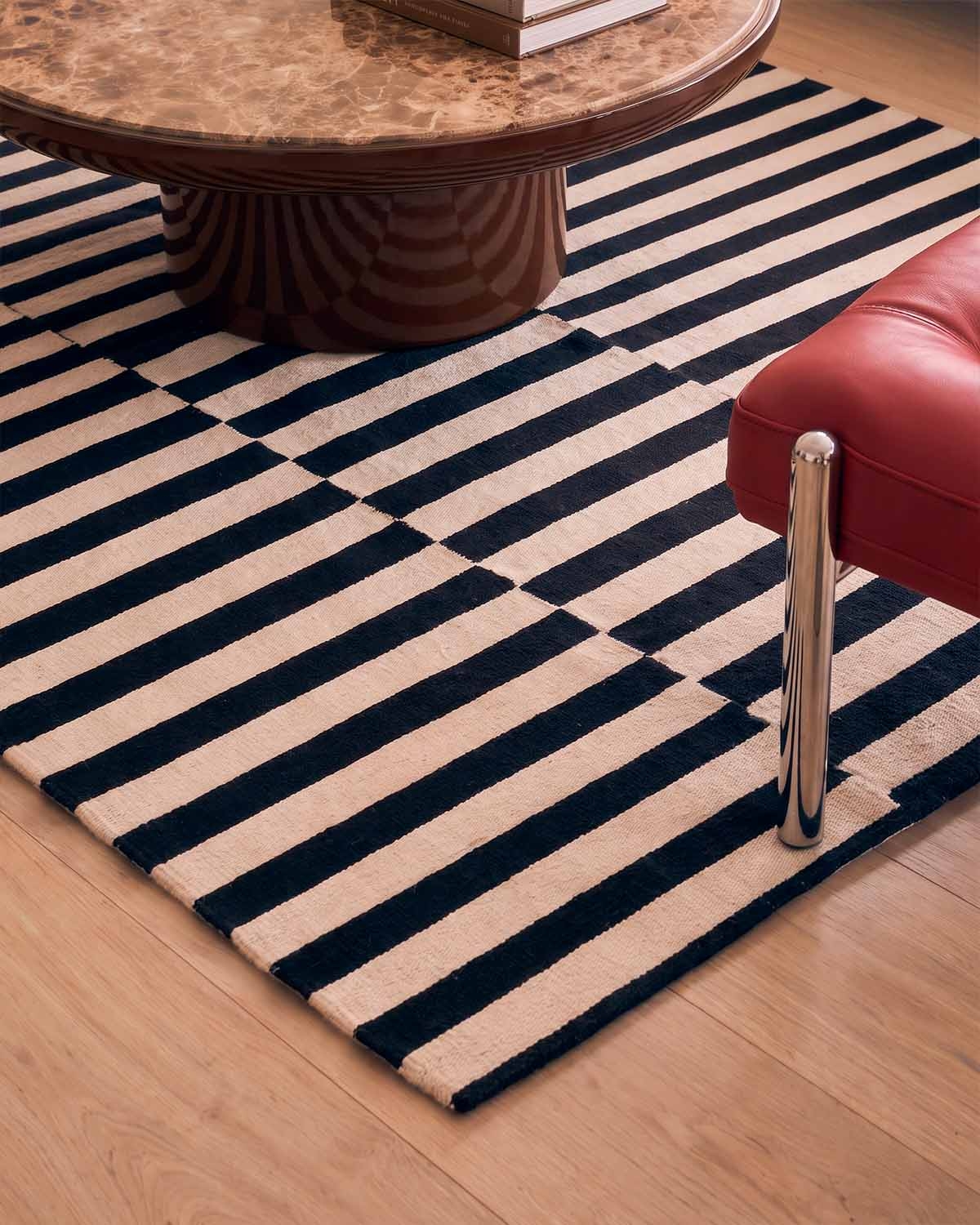 Tapis rectangulaire fait main 230x160 cm Hulda, image de la gelerie 3