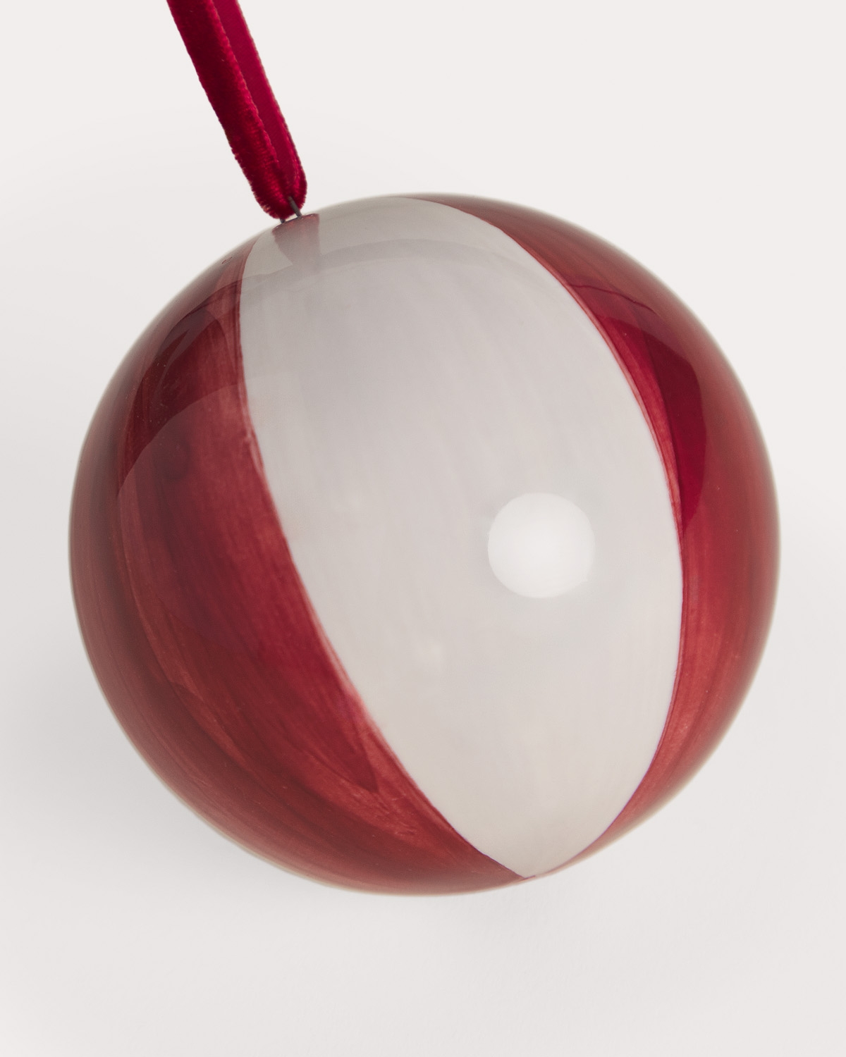 Boule de Noël Ø8 cm en dolomite Itzae, image de la gelerie 3