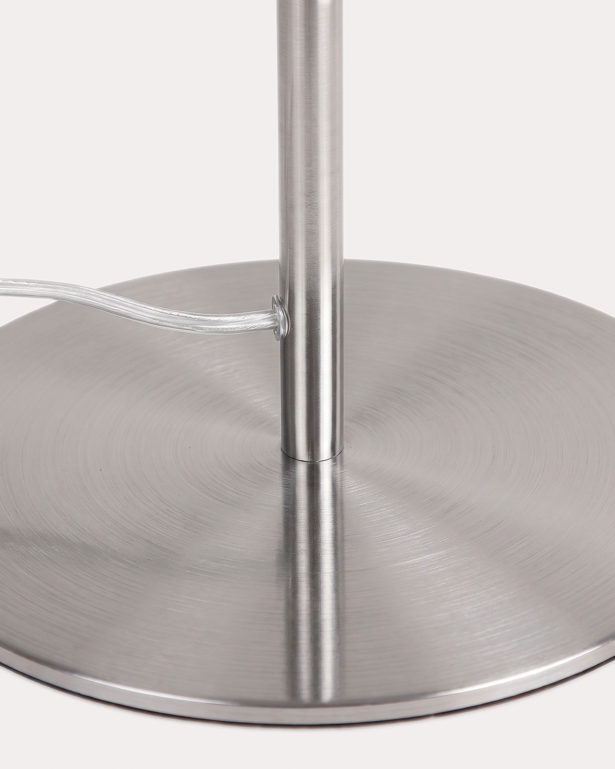Lampadaire en métal Kolbin, image de la gelerie 5