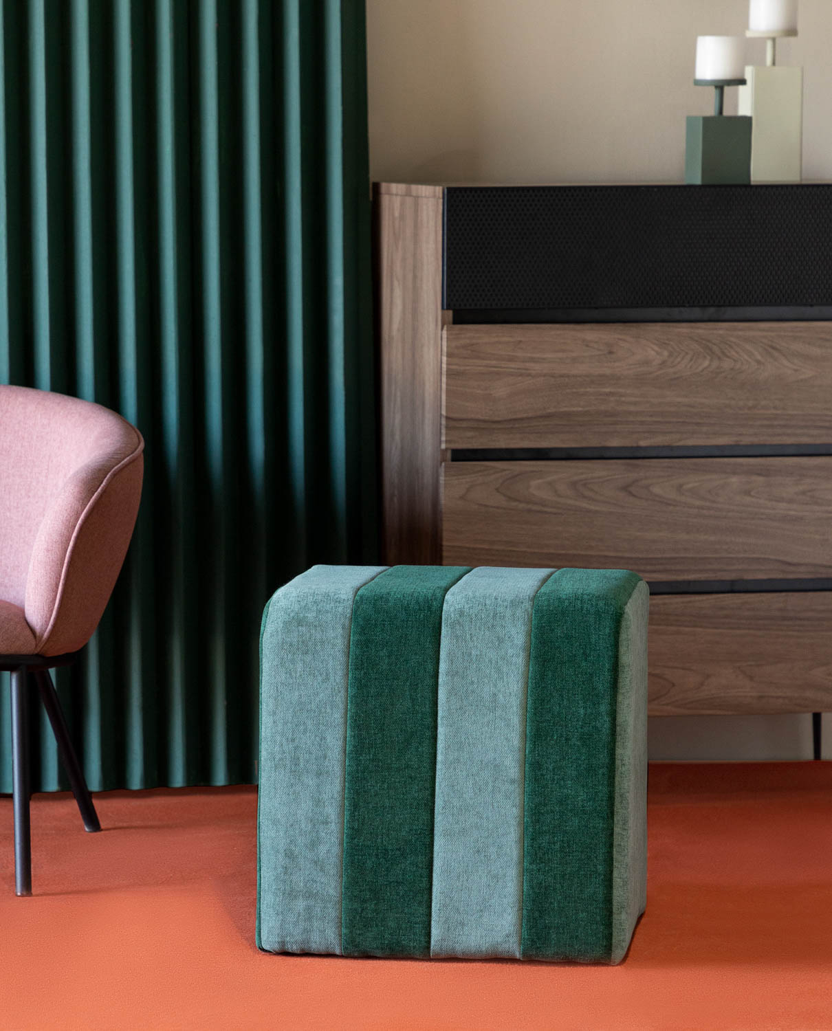 Pouf Quadrato in Tessuto Malu, immagine della galleria 2