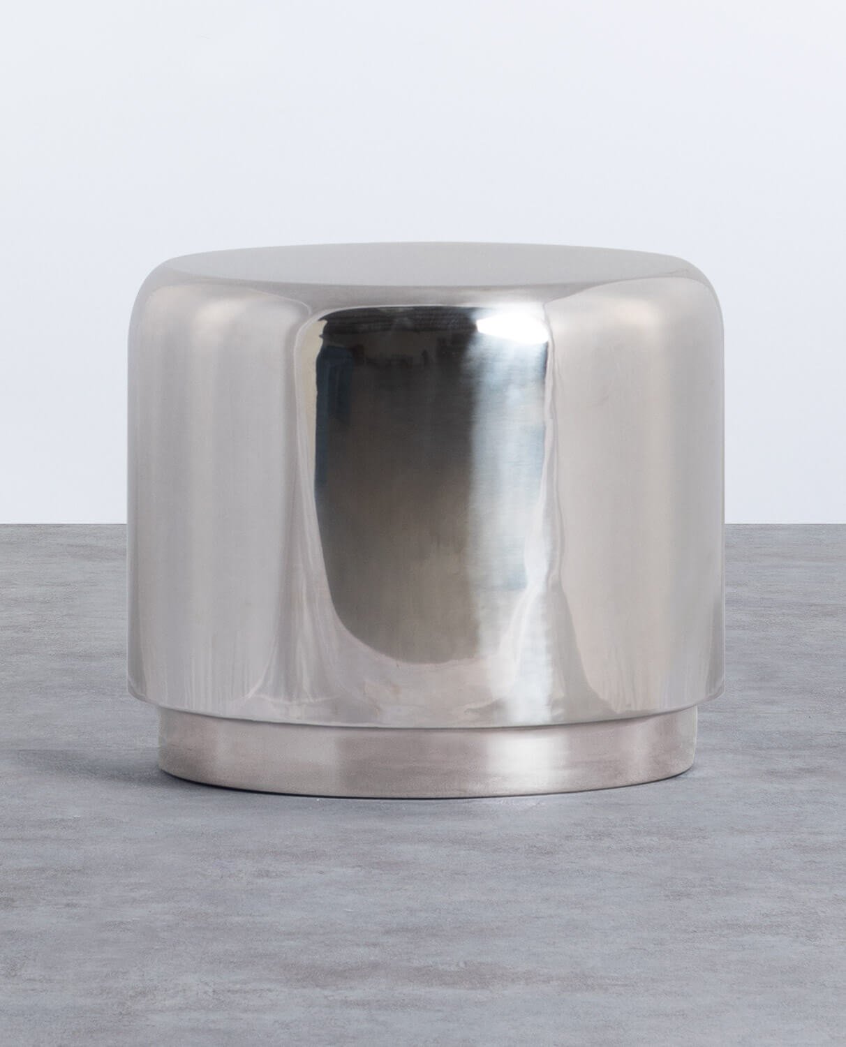Tavolino Asuiliario Rotondo in Metallo (Ø50 cm) Onso, immagine della galleria 1