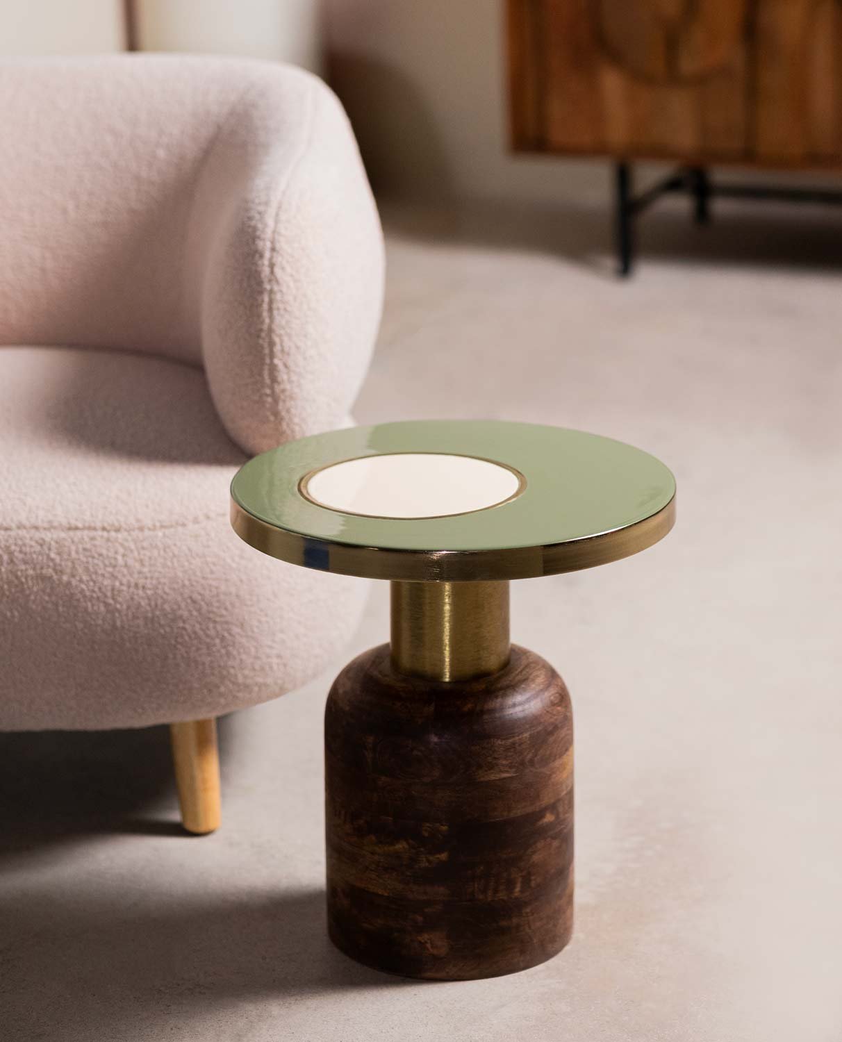 Tavolino in legno e metallo con maniglia rotonda (Ø40,5 cm) Tillo, immagine della galleria 2