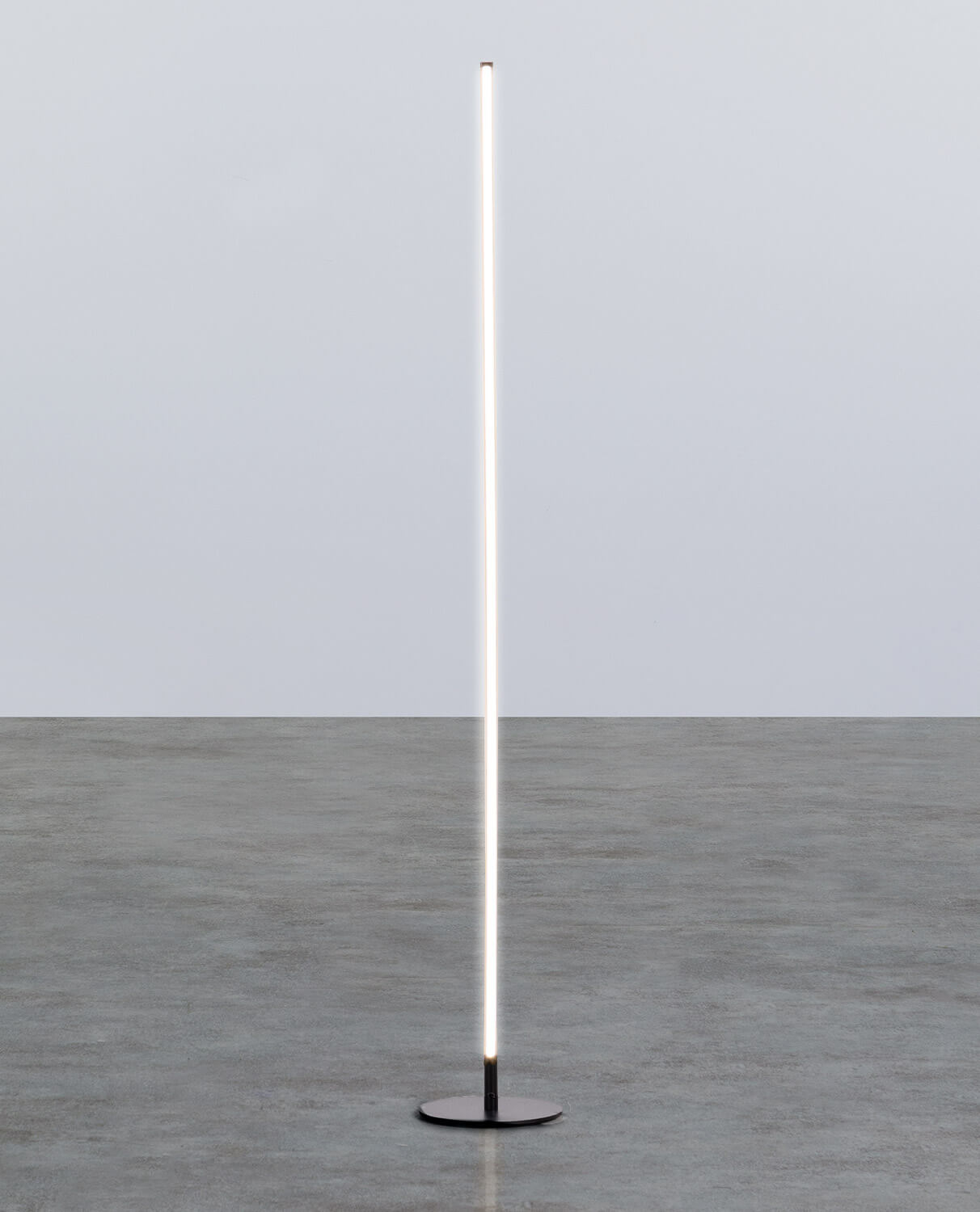 Lampada da terra in Alluminio Marey, immagine della galleria 2