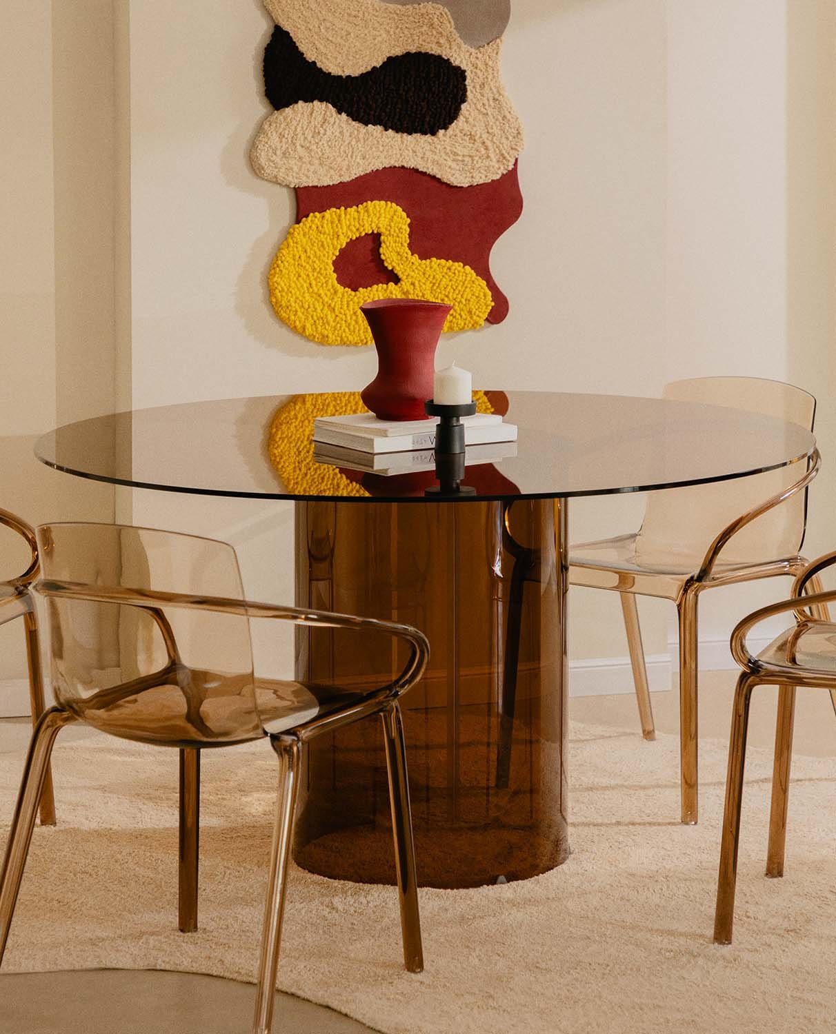 Set da Pranzo Rotondo in Vetro Temperato (Ø140 cm) Kolu e 4 Sedie in Policarbonato Zuera, immagine della galleria 2