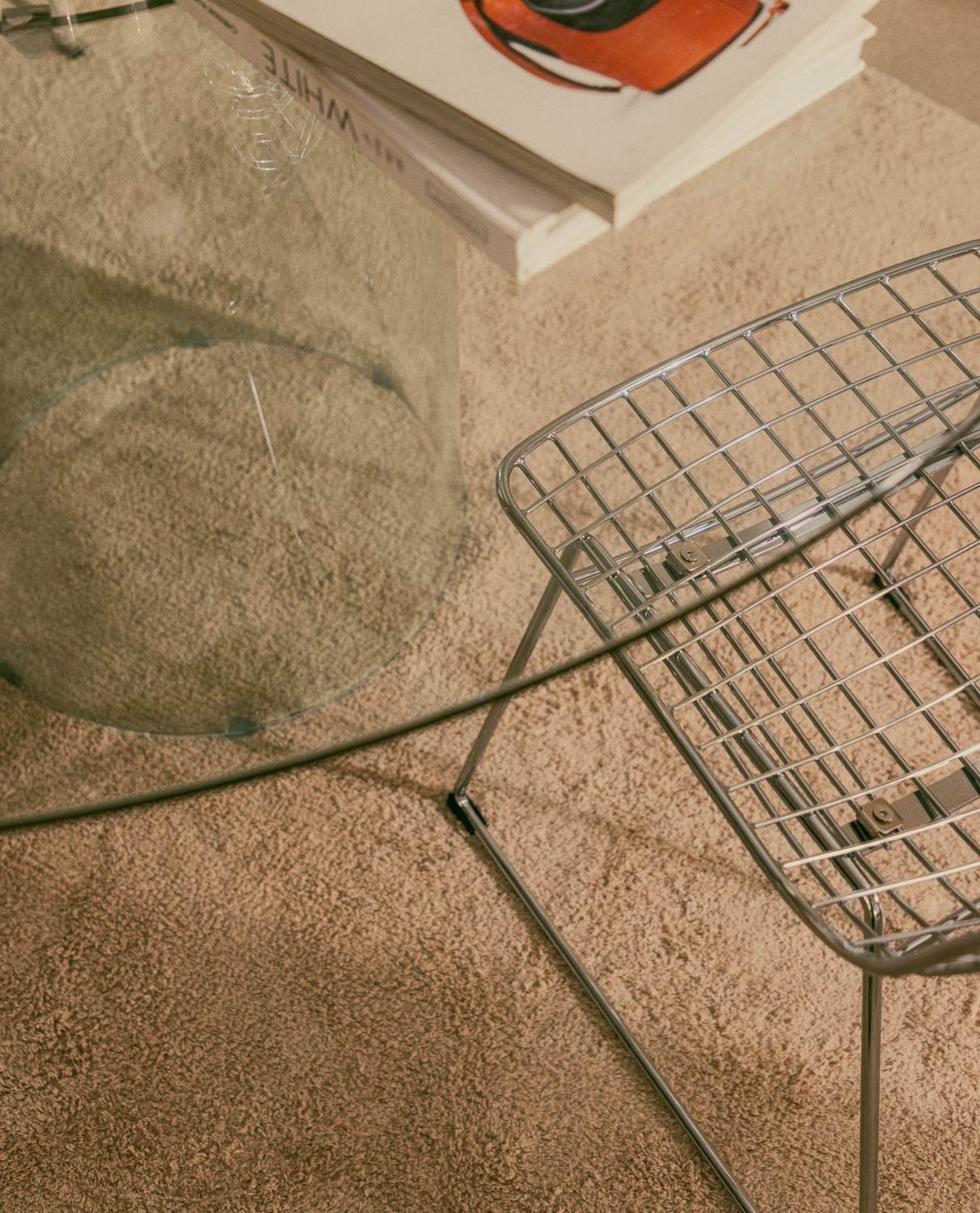 Set di Tavolo Rotondo in Vetro Temperato Kolu e 4 Sedie in Metallo Aras, immagine della galleria 5