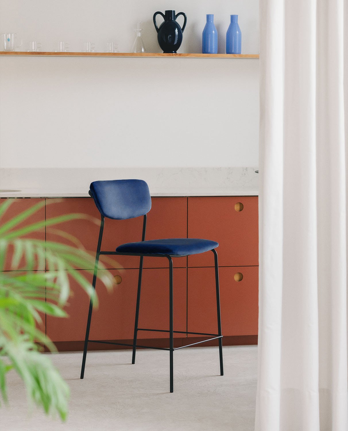 Sgabello Alto in Metallo e Velluto (70 cm) Morgan , immagine della galleria 2