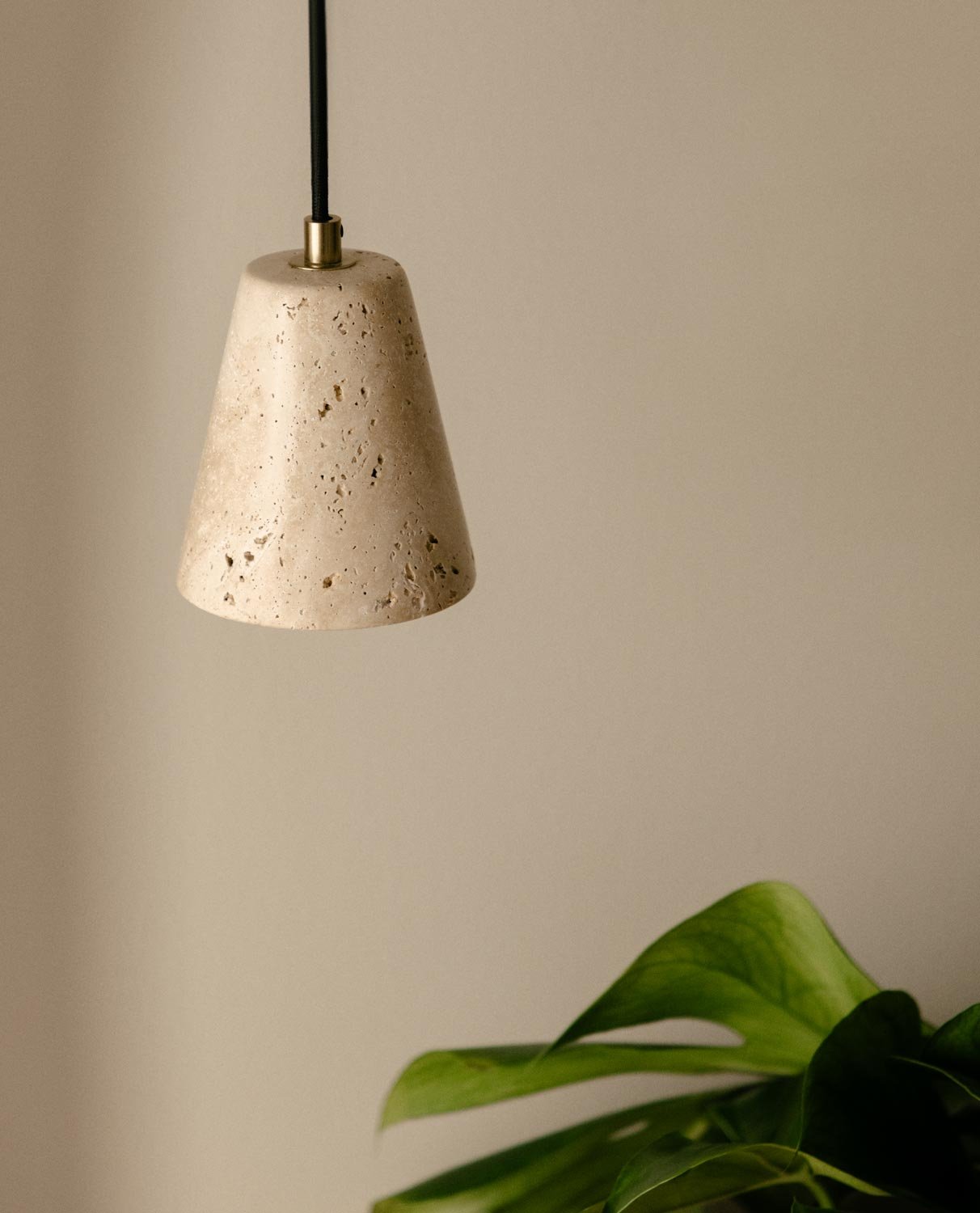 Lampada da Soffitto in Marmo Travertino di Metal Valenes, immagine della galleria 2