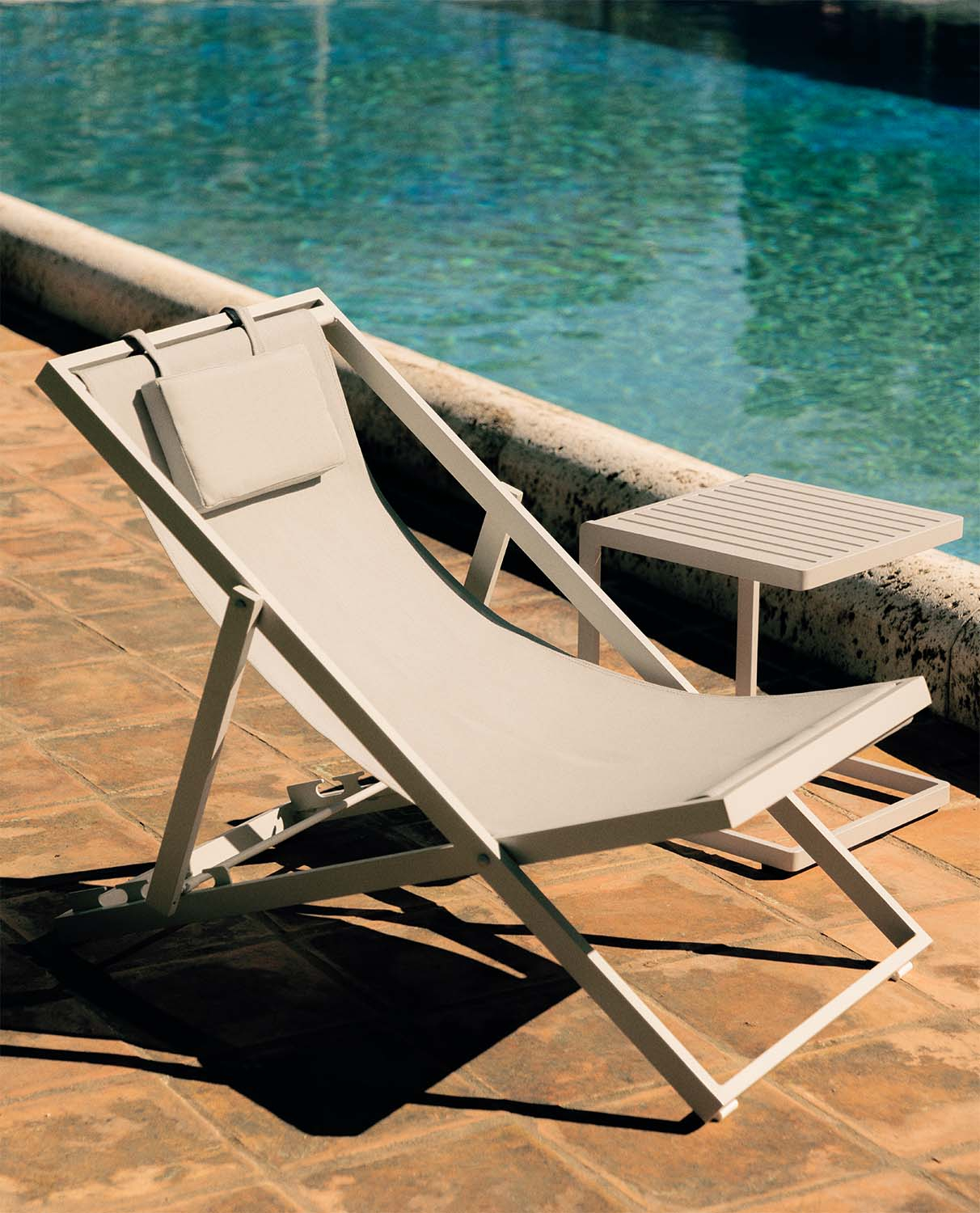 Set Sdraio Reclinabile Rilas e Tavolino Ausiliario in Alluminio Kreta, immagine della galleria 2