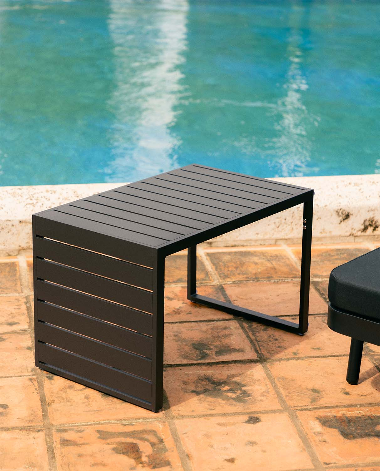 Tavolino da Caffè in Alluminio Kreta (72x45 cm), immagine della galleria 2