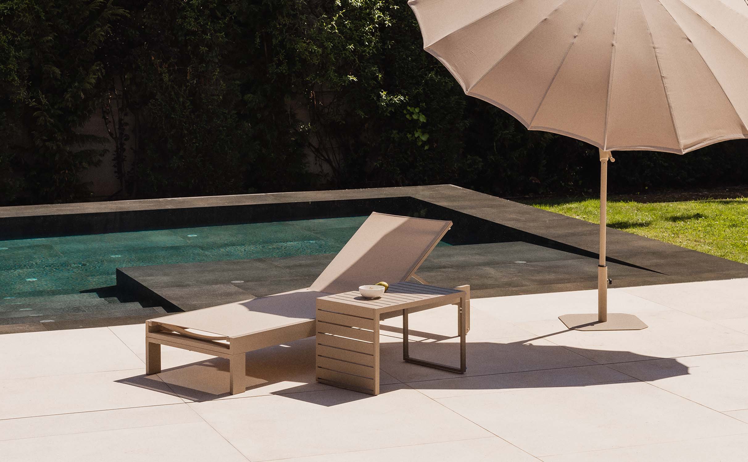 Lettino Prendisole e Tavolino in Alluminio New Kreta, immagine della galleria 1