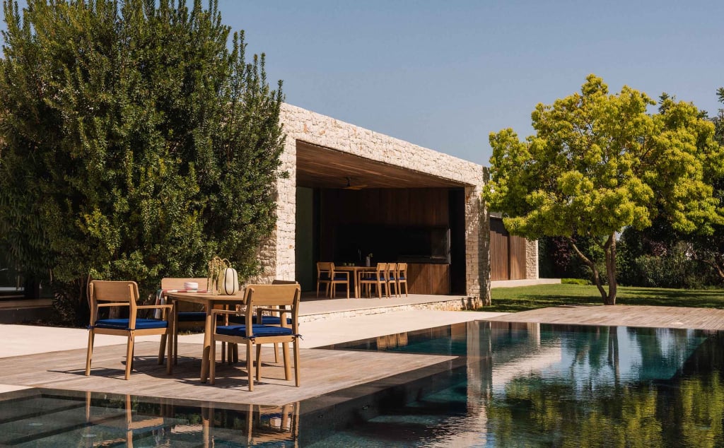 Set Tavolo da Giardino Rettangolare (180x100 cm) in Legno di Acacia e 4 Sedie con Braccioli Marla