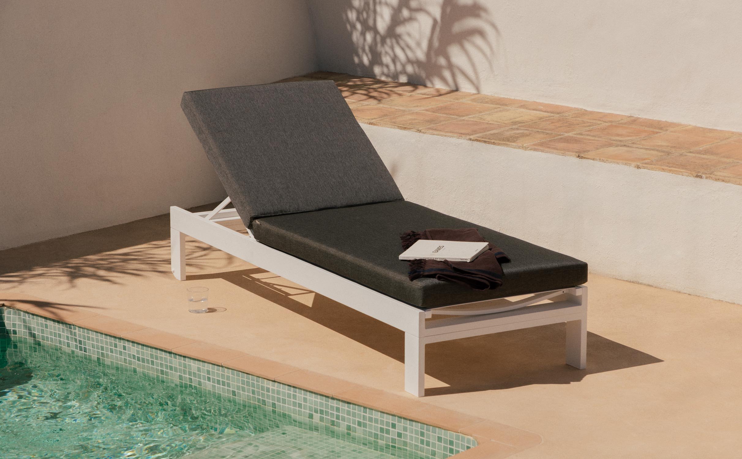 Lettino Reclinabile in Alluminio con Cuscino in Tessuto New Kreta, immagine della galleria 1